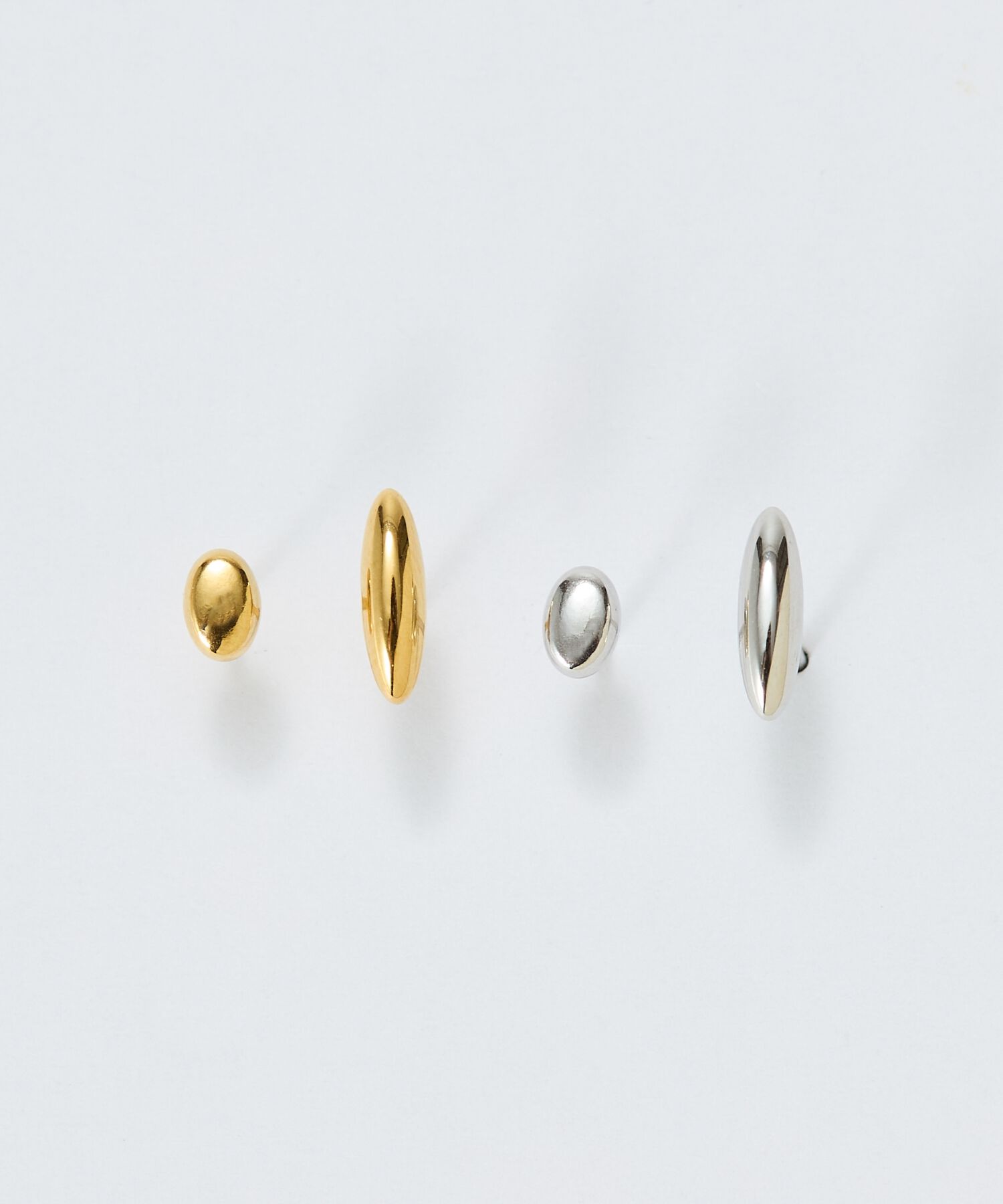 Phoebe「【金属アレルギー対応】メタルオーバルグレースピアス(片耳)　シルバー/サージカルステンレス」|ピアス|