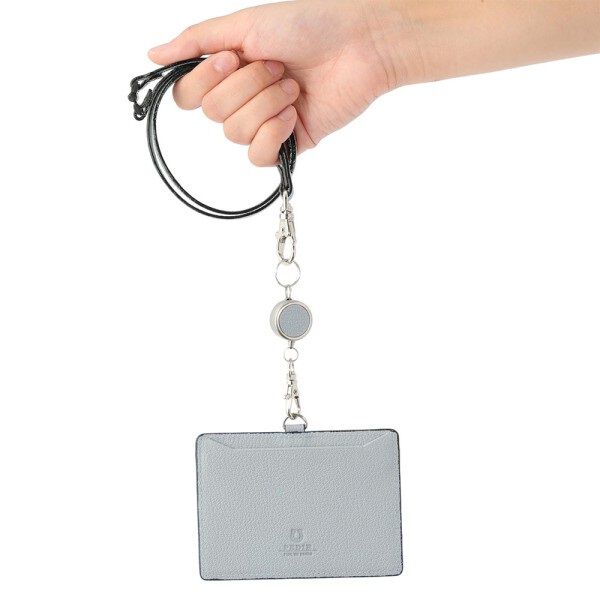 PEDIR「PEDIR(ペディール) ディアシュリンク 本革 リール付IDケース」|定期入れ|