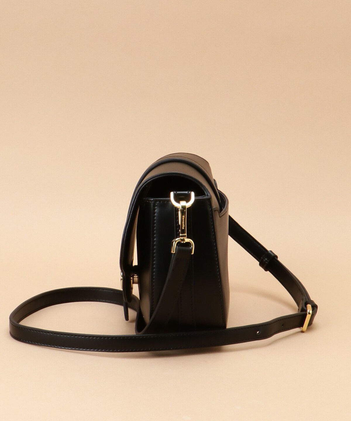 Samantha Thavasa「フラワーカット ショルダーバッグ」|ショルダー・メッセンジャー|