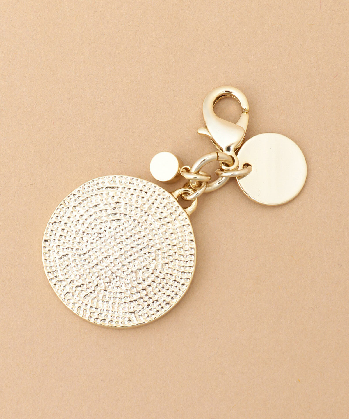 Samantha Thavasa「シャイニーイニシャルファスナーチャーム R」|チャーム・キーホルダー|