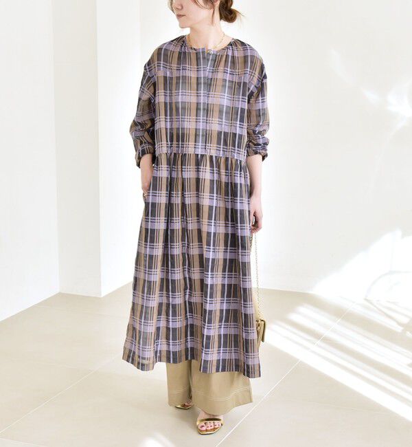 quaranciel「《予約》quaranciel:〈手洗い可能〉シアー ギャザー チェック ロング ワンピース」|ワンピース|パープル