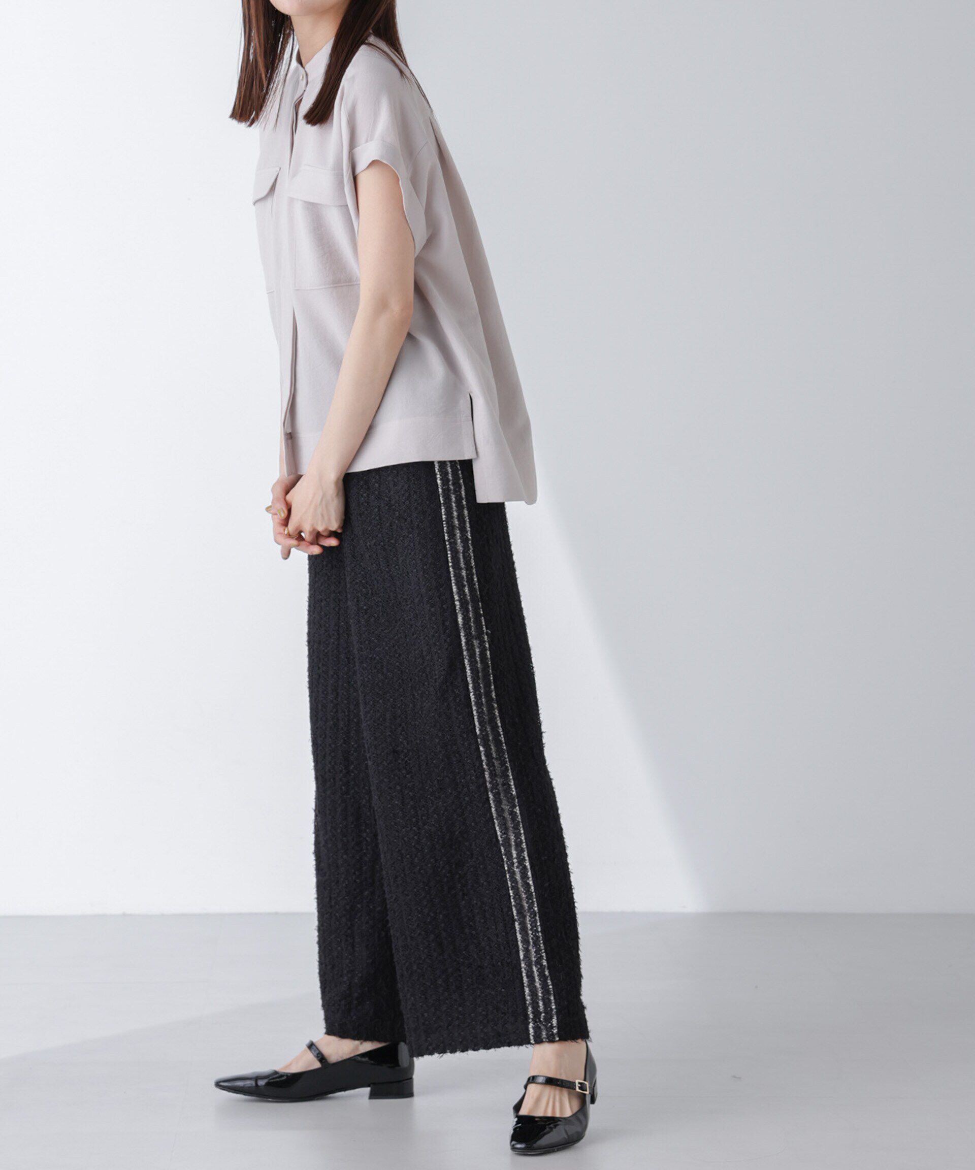 nano･universe「サイドラインレースパンツ」|チノ|ブラック