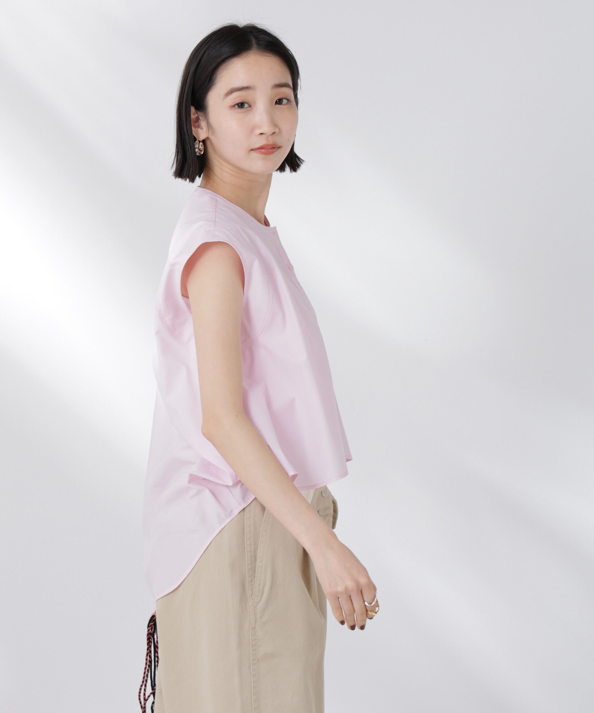 nano･universe「フロントフレアケープカラーノースリーブシャツ」|シャツ・ブラウス|