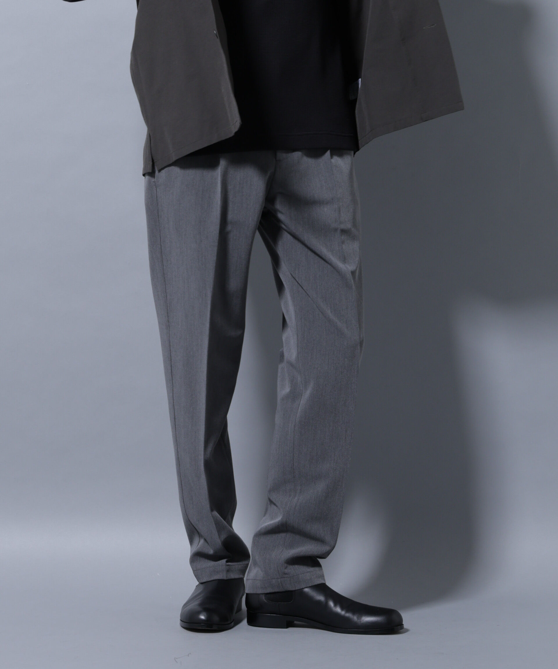 nano･universe「ALWAYS EASY ワンタックスラックス」|チノ|チャコール3