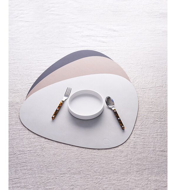 collex「【LIND DNA】カーブプレイスマット 37x44cm」|食器・キッチングッズ|オフホワイト