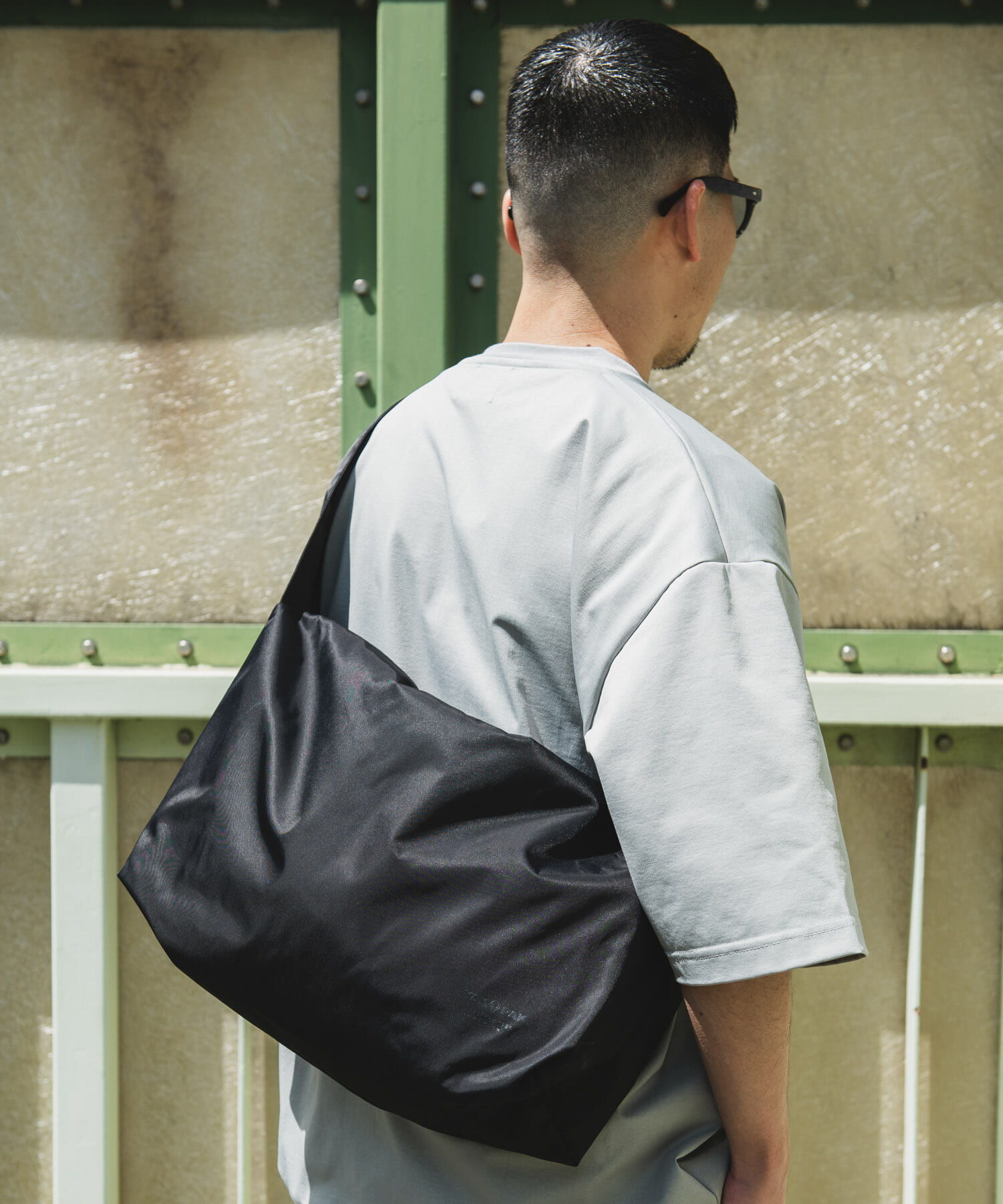 URBAN RESEARCH DOORS「『撥水』『別注』YAKPAK&times;DOORS　SHOULDER BAG M」|ショルダー・メッセンジャー|