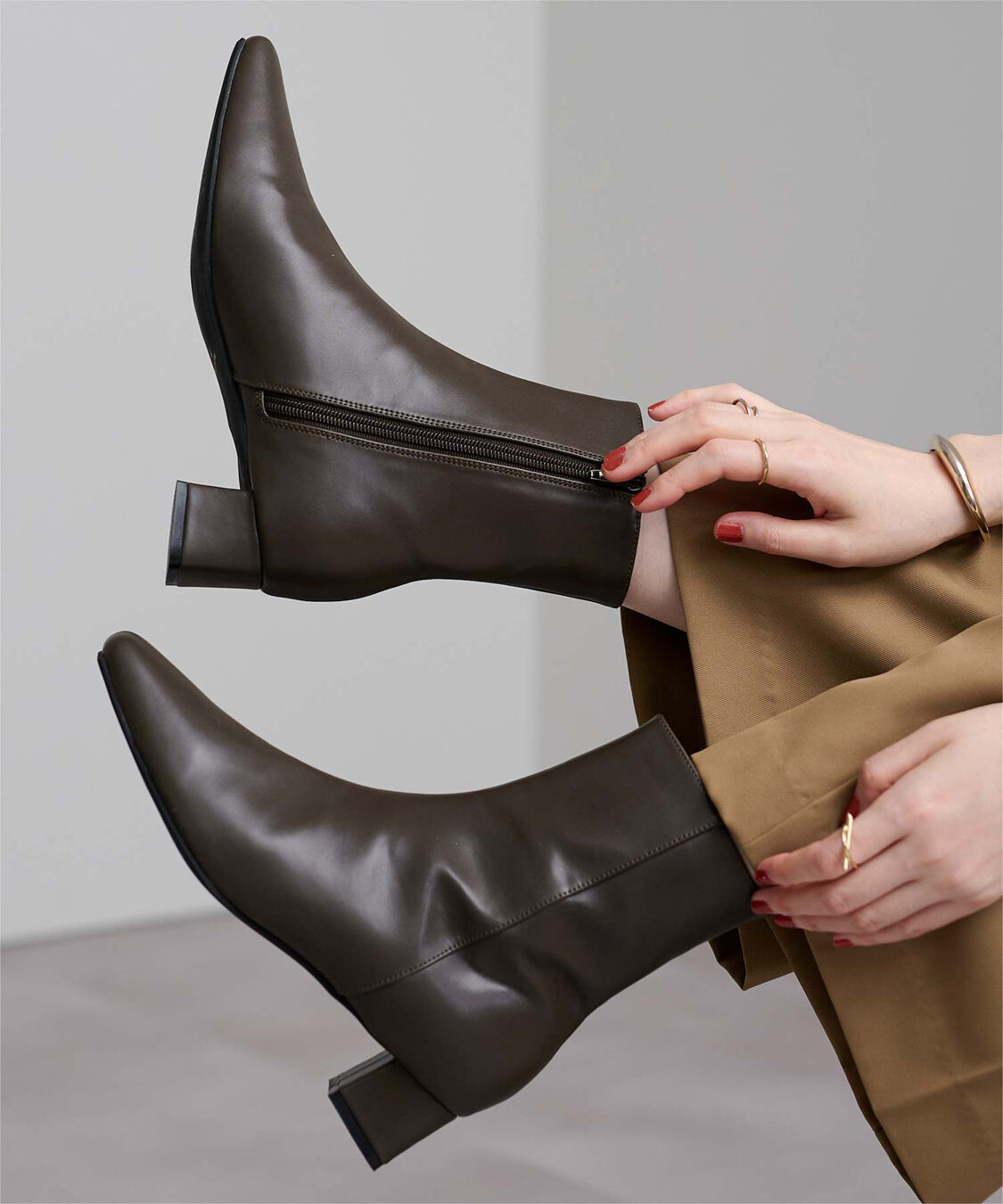 ur's「4.5cmスクエアトゥブーツ」|ショートブーツ|