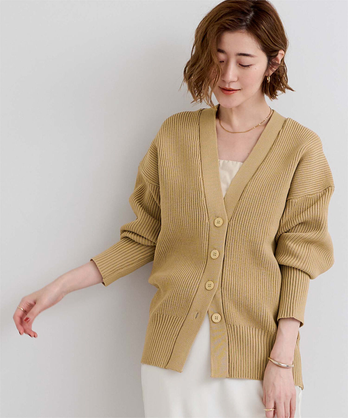 ur's「Vネックボリュームスリーブニットカーディガン」|ニット・セーター|