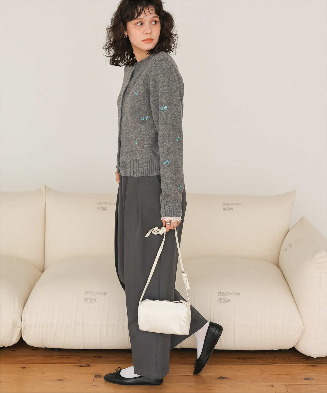 titivate「アルパカタッチフラワー刺繍カーディガン」|ニット・セーター|