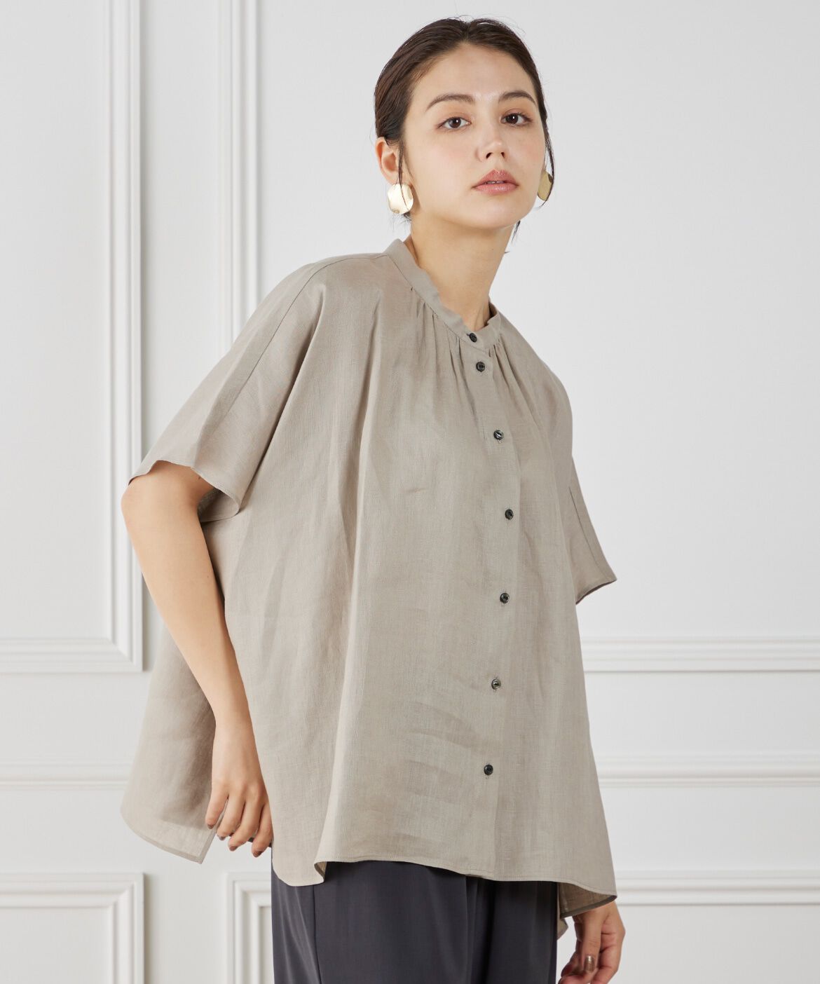 7-IDconcept.「ポンチョ風バンドカラーブラウス」|シャツ・ブラウス|ベージュ2