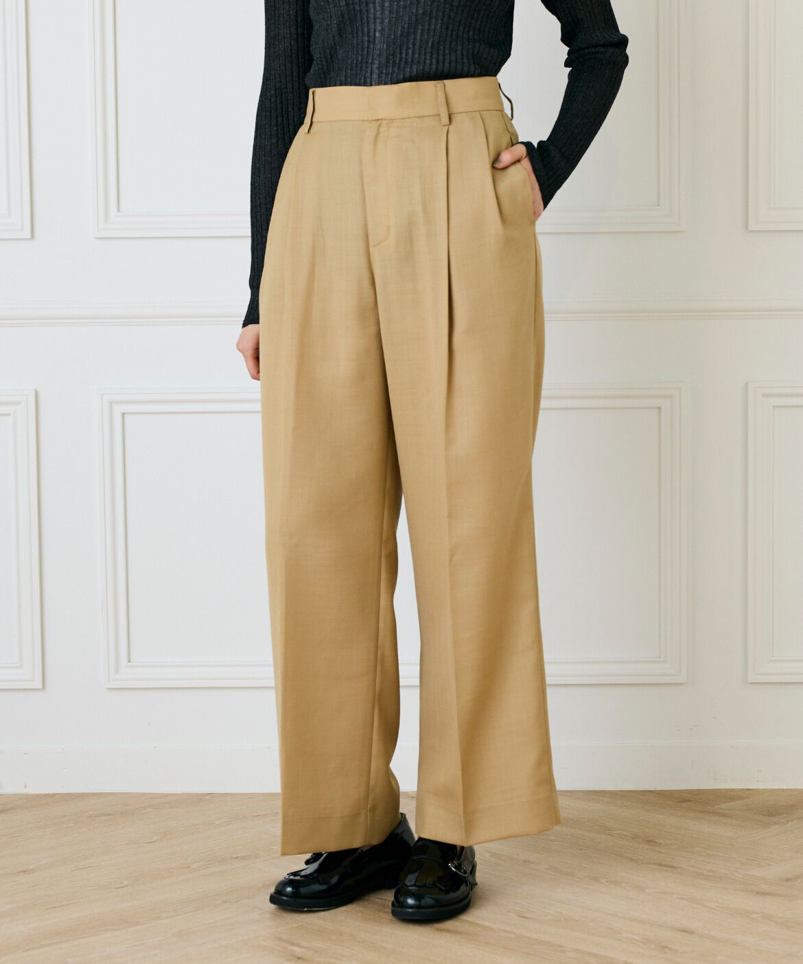 INED「《大きいサイズ》ライトカルゼ ツータックワイドパンツ」|その他|ベージュ2