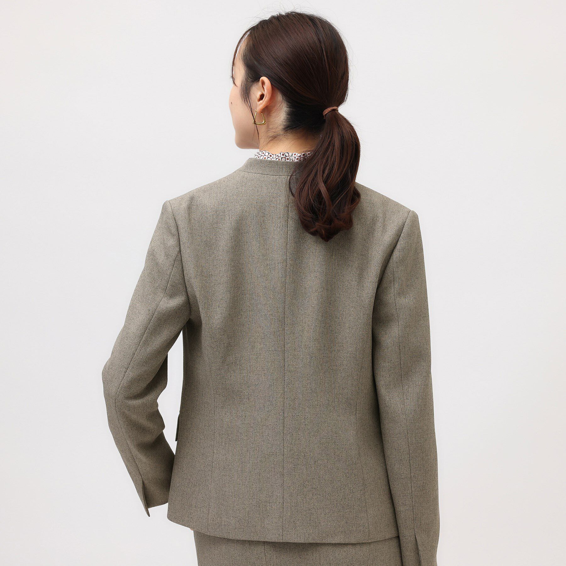 UNTITLED「【通勤スーツ/入卒/セレモニー】ウーステッドカルゼ カラーレスジャケット」|ノーカラージャケット|