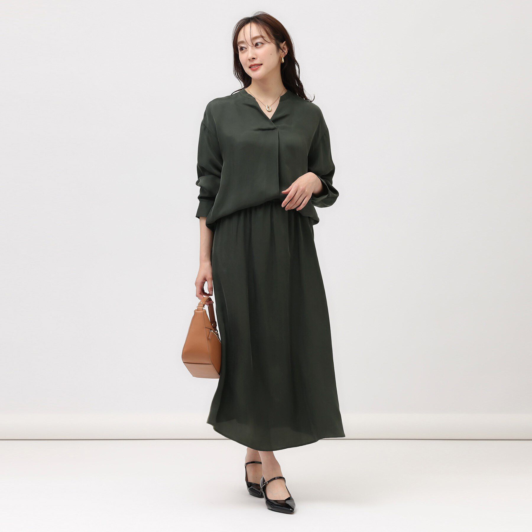 UNTITLED「【セットアップ可能/パウダータッチ】シルキーキュプラ スキッパーブラウス」|シャツ・ブラウス|