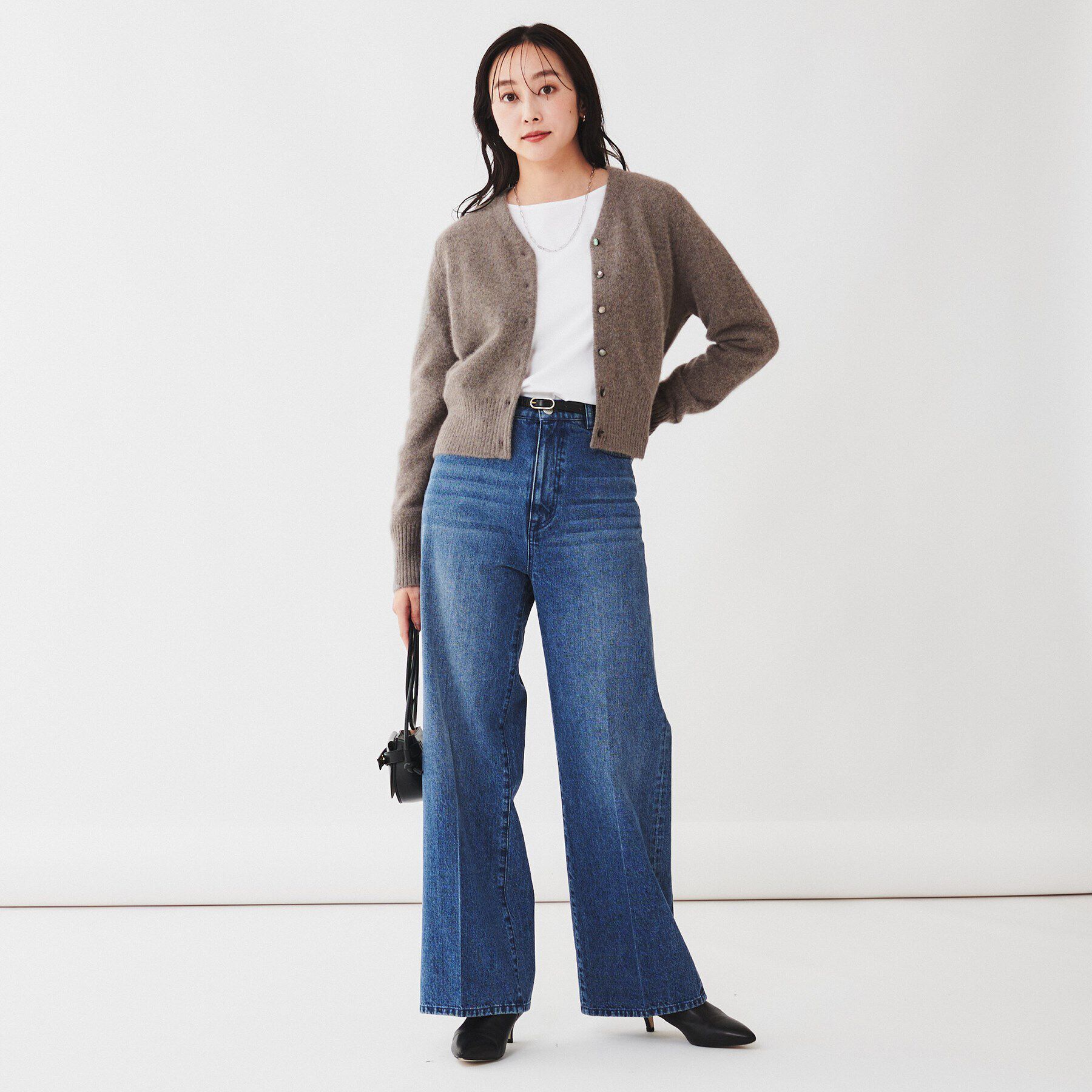 UNTITLED「【ショート丈/一枚着も可能】ウールフォックス Vネックカーディガン」|カーディガン|