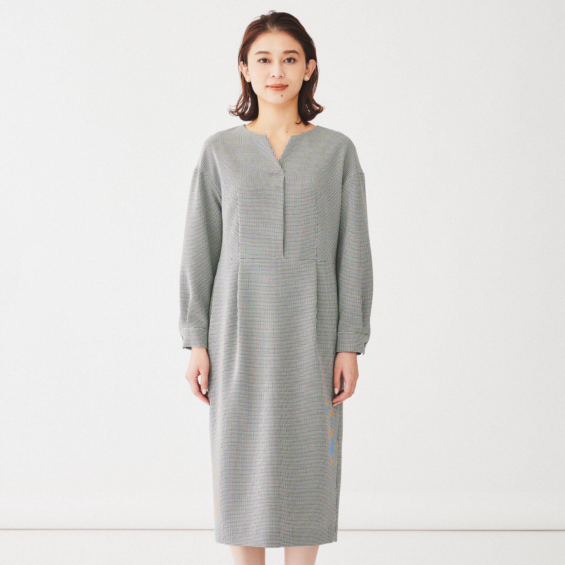 UNTITLED「【きれいめ/日本製】キーネックナローワンピース」|ワンピース|