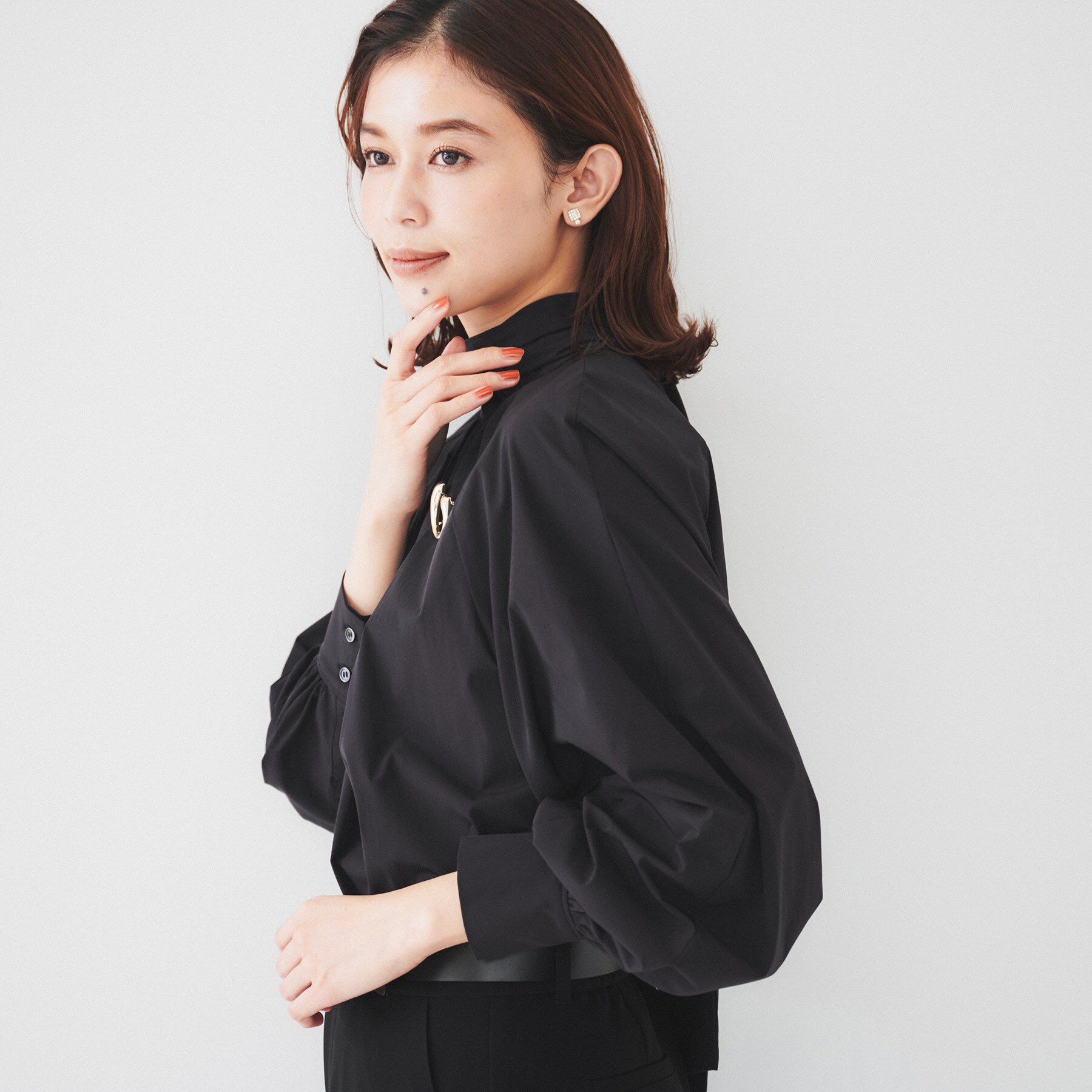 UNTITLED「【通勤】ボウタイ付スタンドネック ボリュームブラウス」|シャツ・ブラウス|