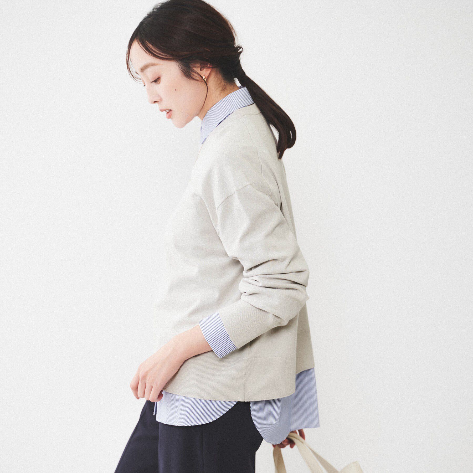 UNTITLED「【洗える/オンオフ使える】袖リブスリットストレッチニット」|ニット・セーター|