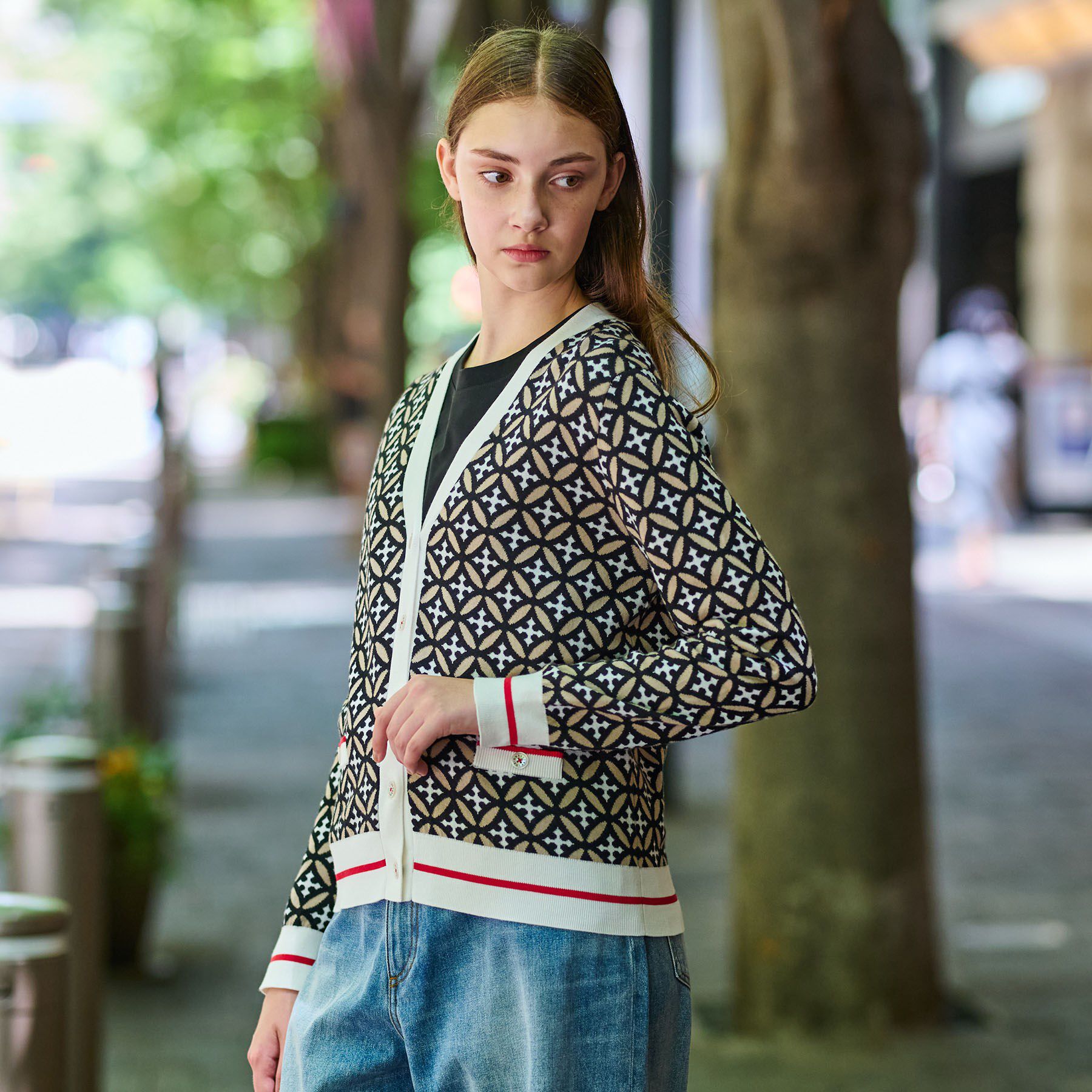 DRESSTERIOR「オーバーラップサークルVネックカーディガン」|カーディガン|