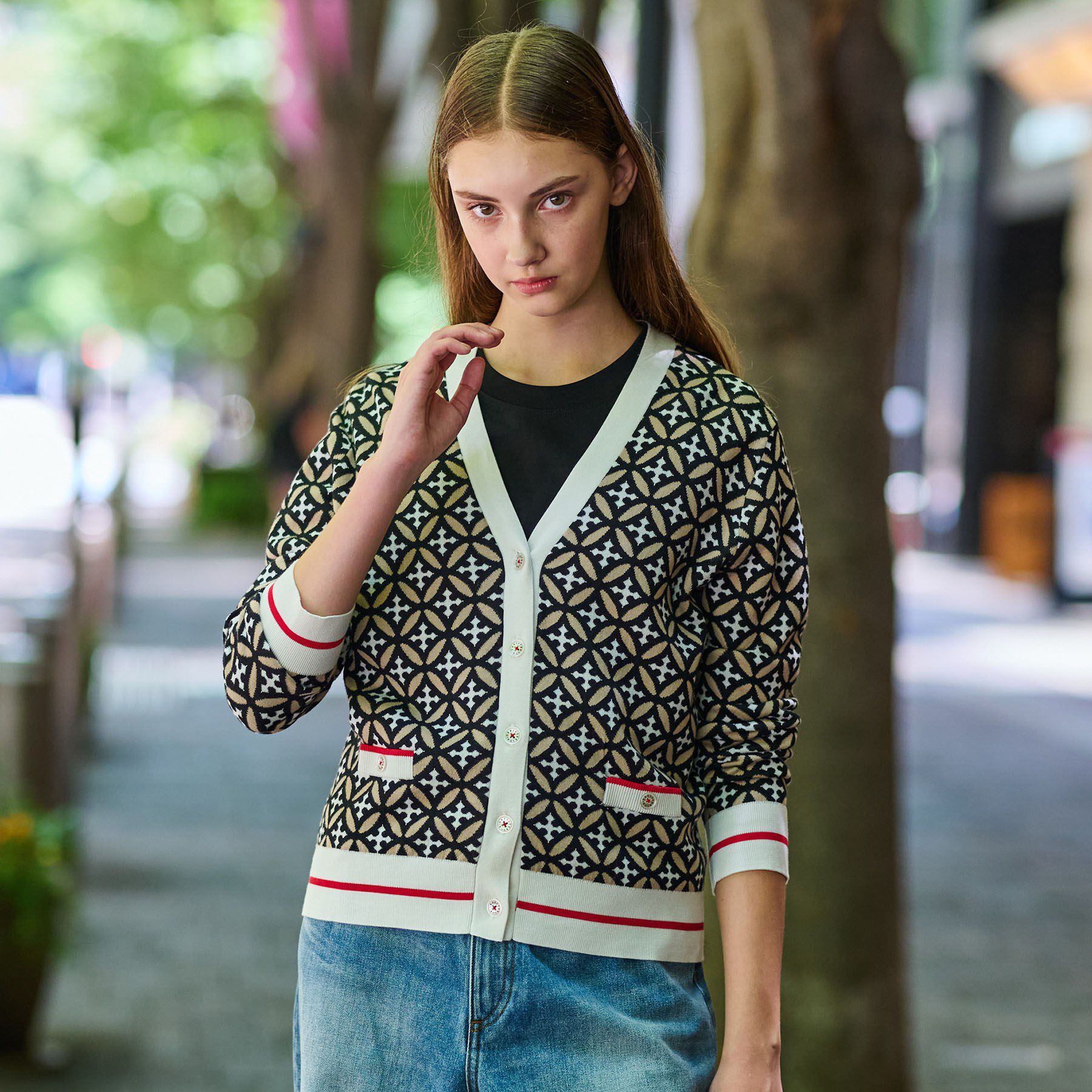 DRESSTERIOR「オーバーラップサークルVネックカーディガン」|カーディガン|