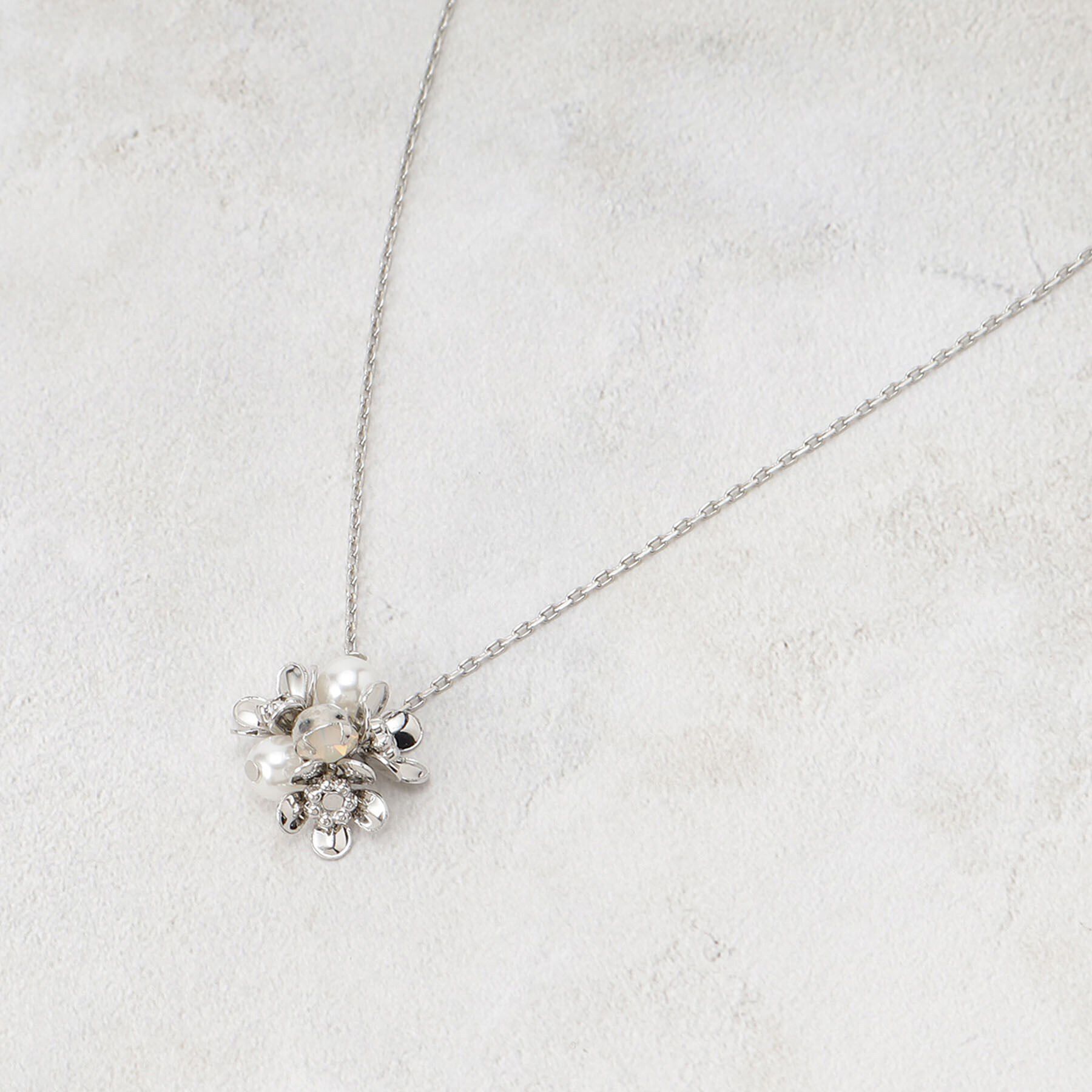 grove「メタルフラワービジューネックレス」|ネックレス|シルバー(006)