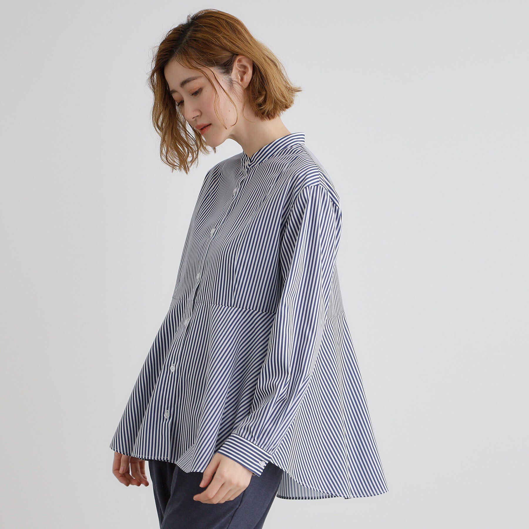 grove「ペプラムスタンドネックシャツ」|シャツ・ブラウス|ネイビーストライプ(
