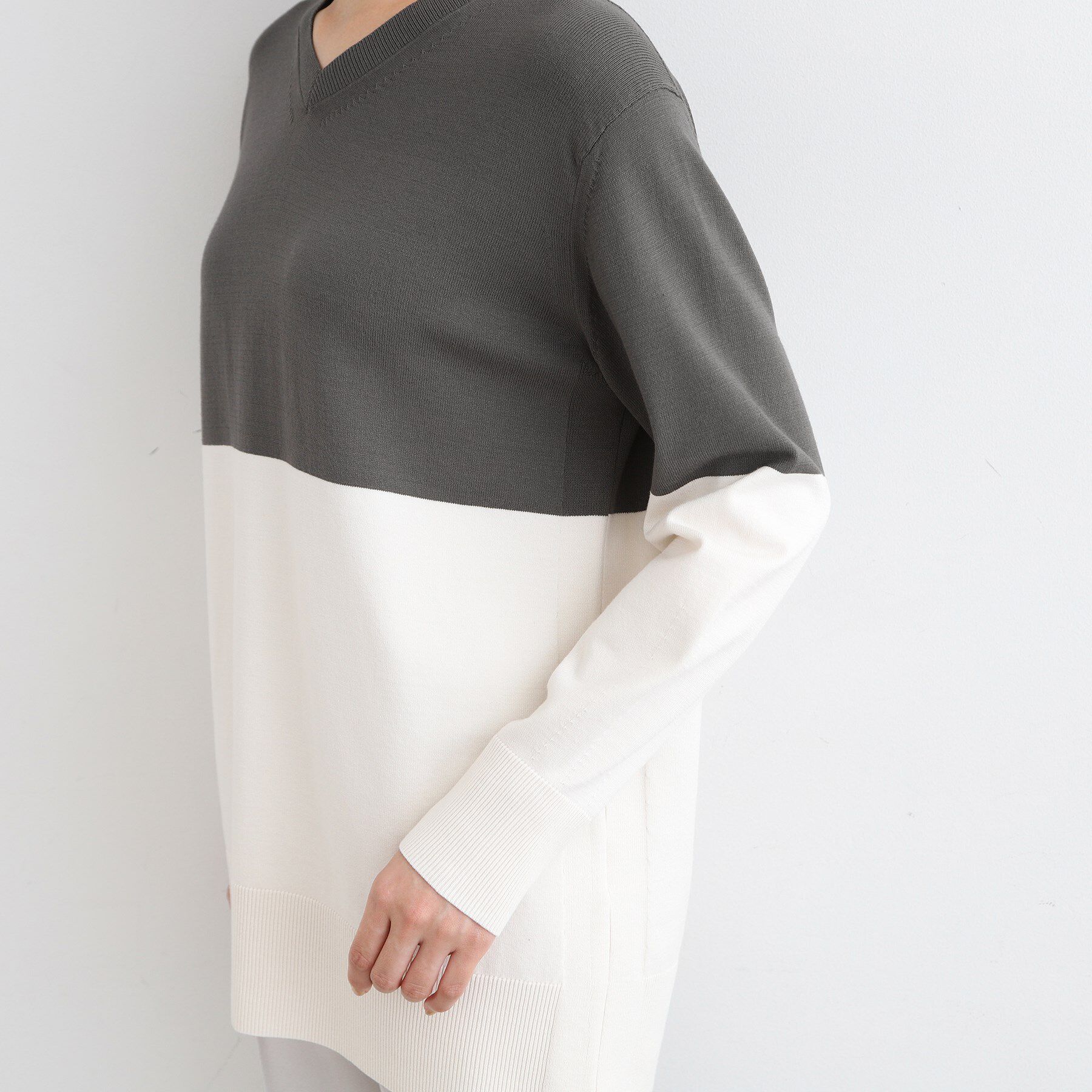 INDIVI「【洗える】Vネックチュニックニット」|ニット・セーター|