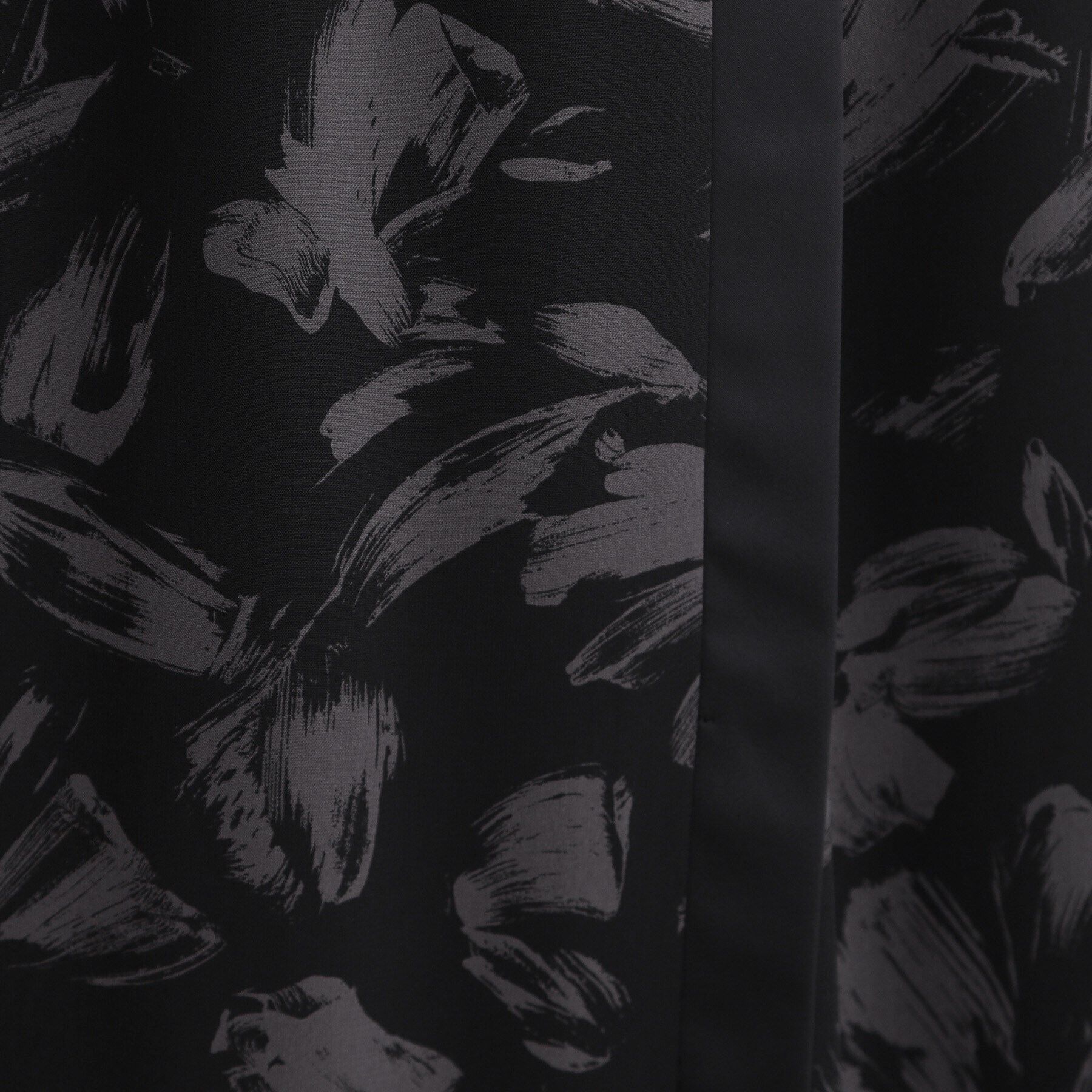 INDIVI「【洗える/日本製】ブラッシュドフラワー柄ラップ風スカート」|スカート|