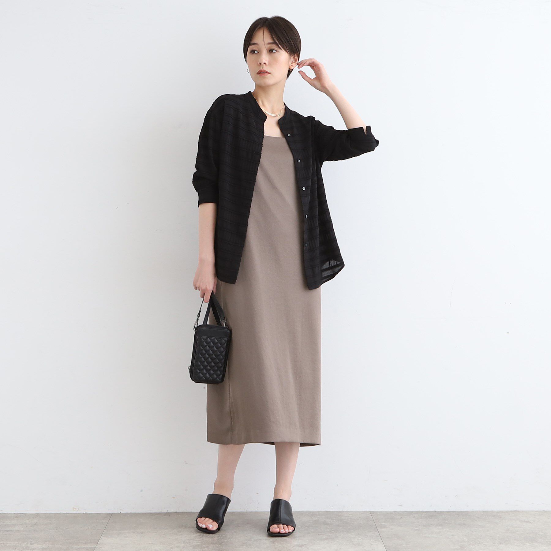 INDIVI「【洗える】シャーリングバンドカラーブラウス」|シャツ・ブラウス|