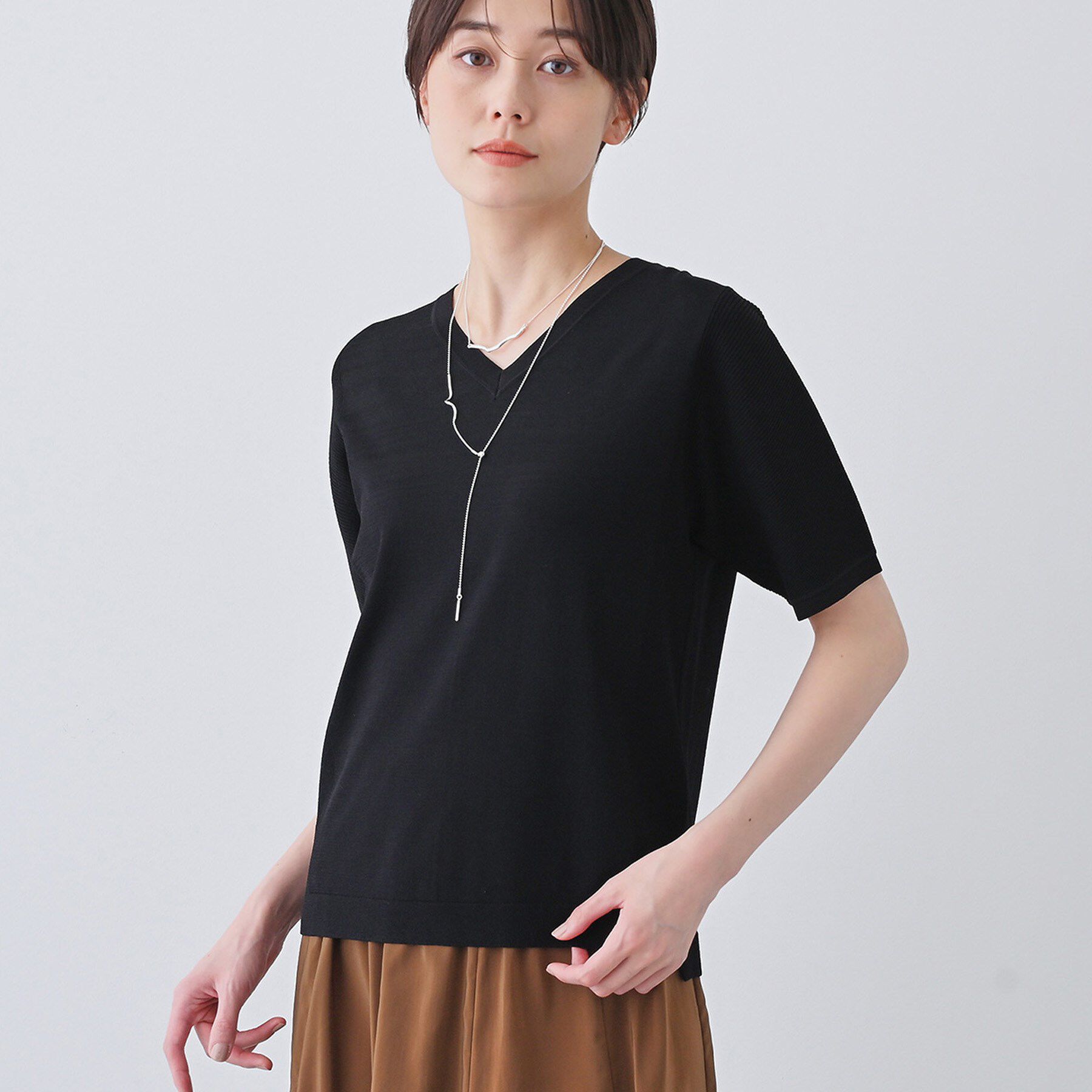 INDIVI「【洗える／清涼感】レーヨンストレッチ 安心丈の半袖ニット」|ニット・セーター|ブラック(019)