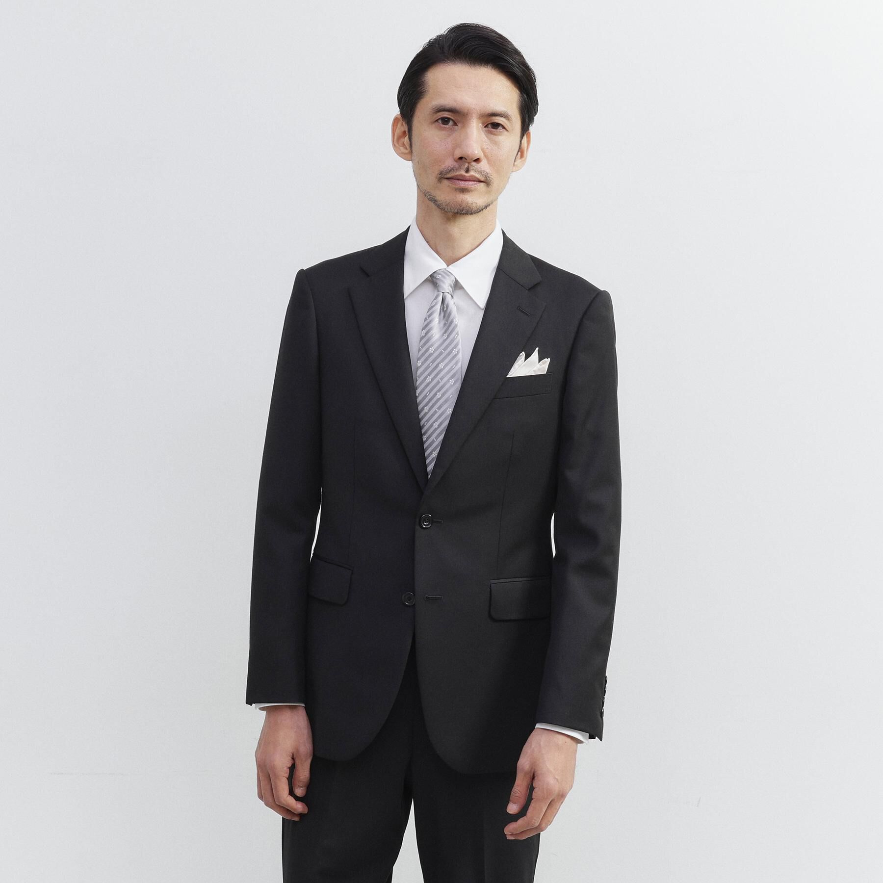 TAKEO KIKUCHI「【冠婚葬祭】無地 サージスーツ/3ピース対応可」|スーツ|