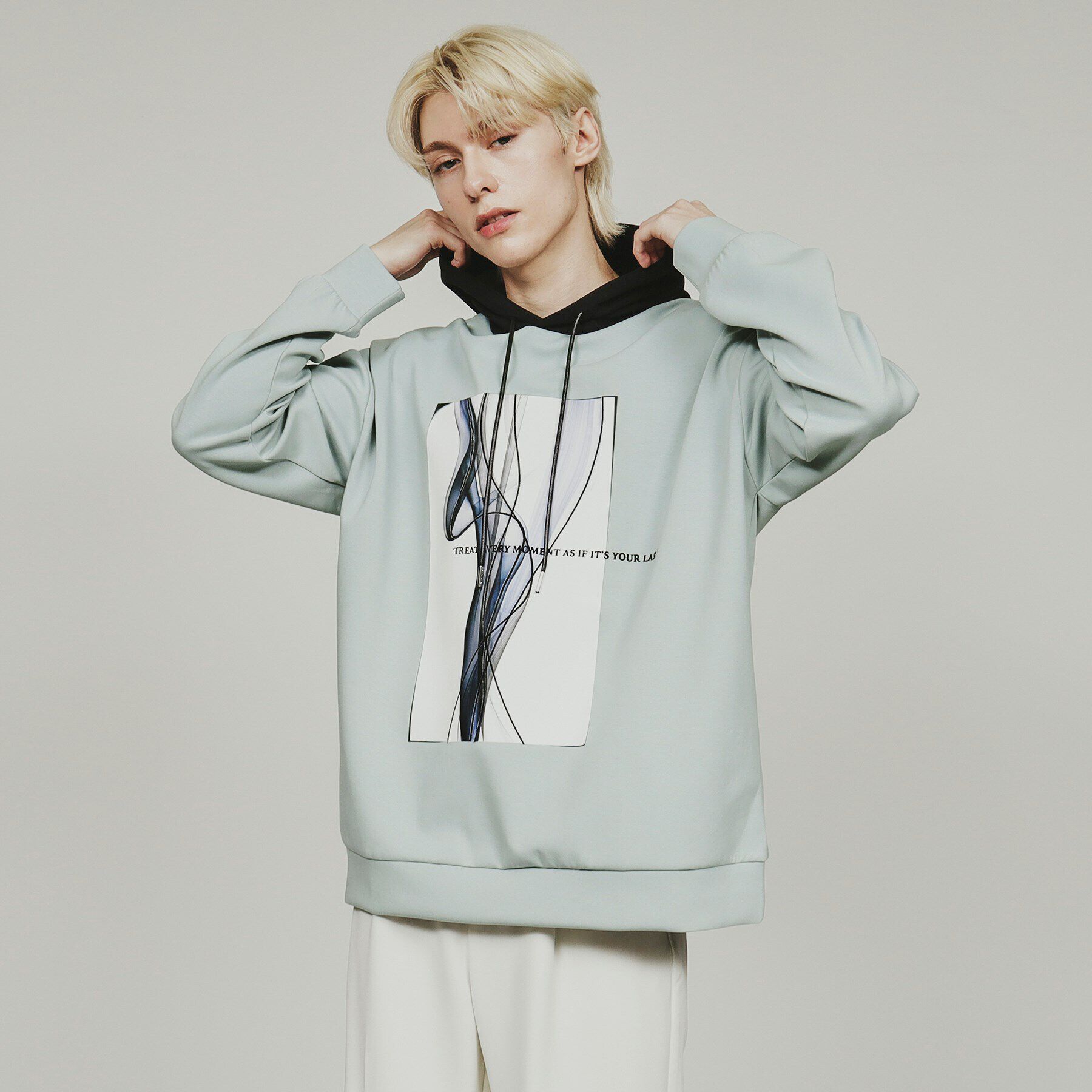 tk.TAKEO KIKUCHI「バイカラーフードスモークパーカ」|パーカー|