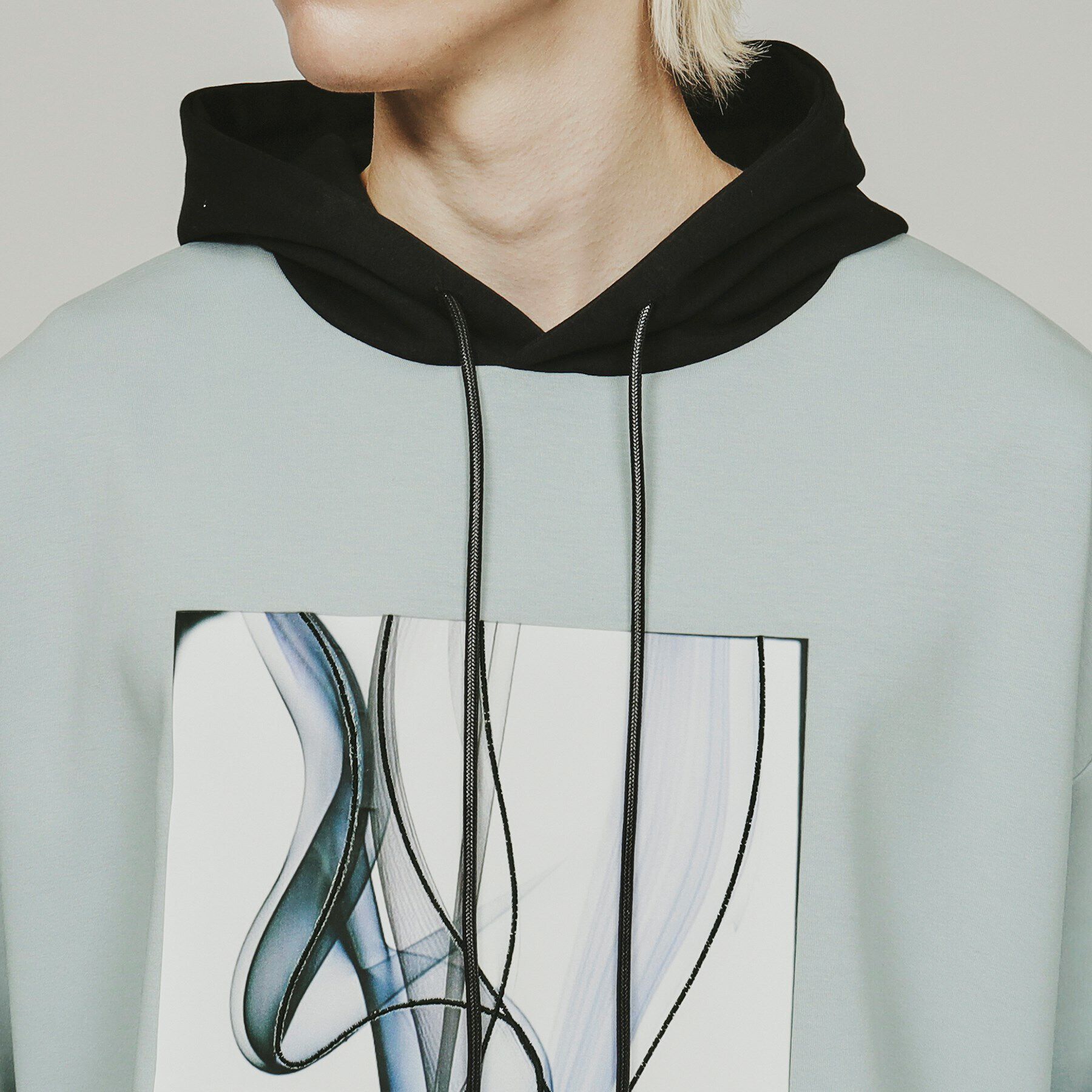 tk.TAKEO KIKUCHI「バイカラーフードスモークパーカ」|パーカー|