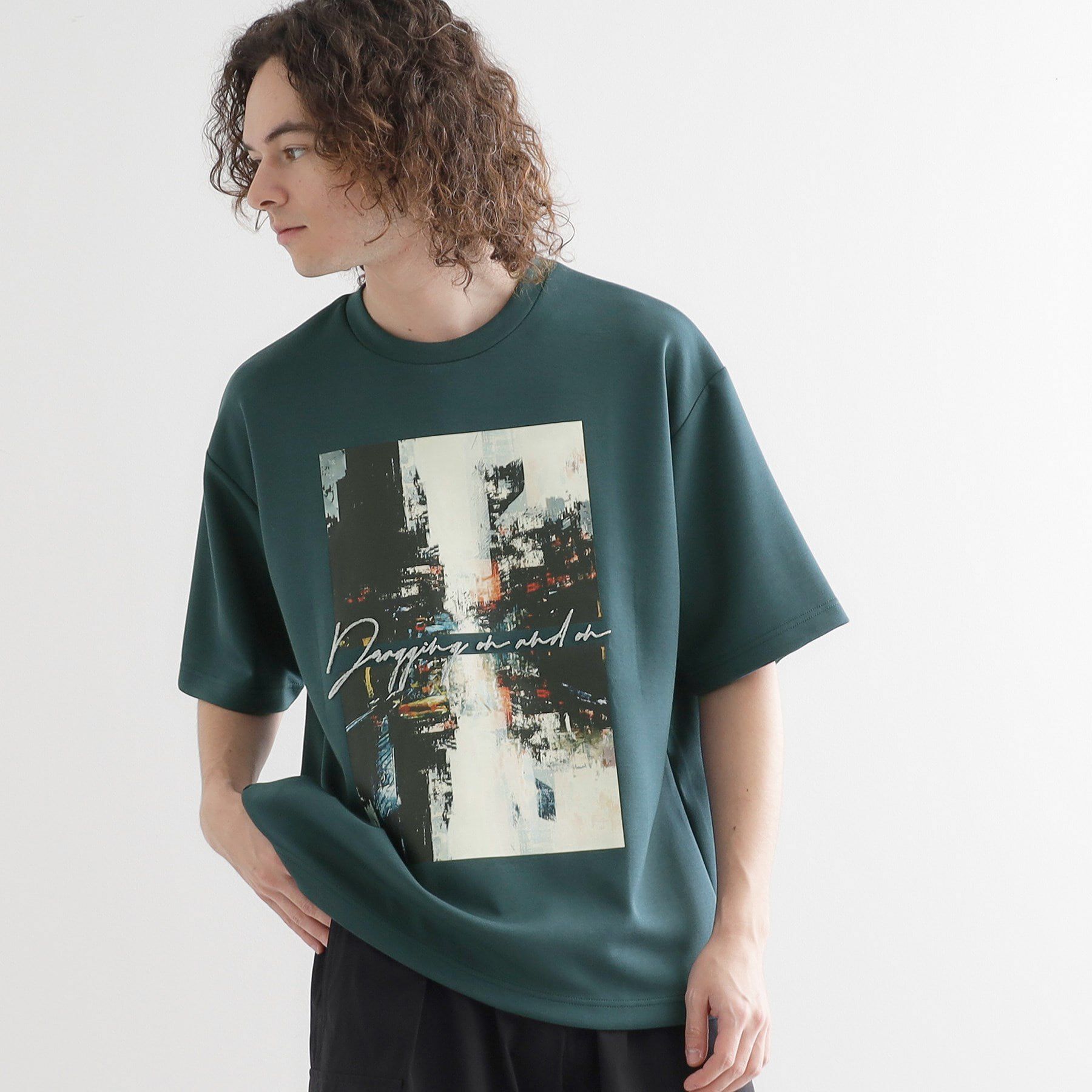 tk.TAKEO KIKUCHI「アーバングラフィックブラシ刺繍Tシャツ」|Tシャツ・カットソー|オリーブグリーン(0