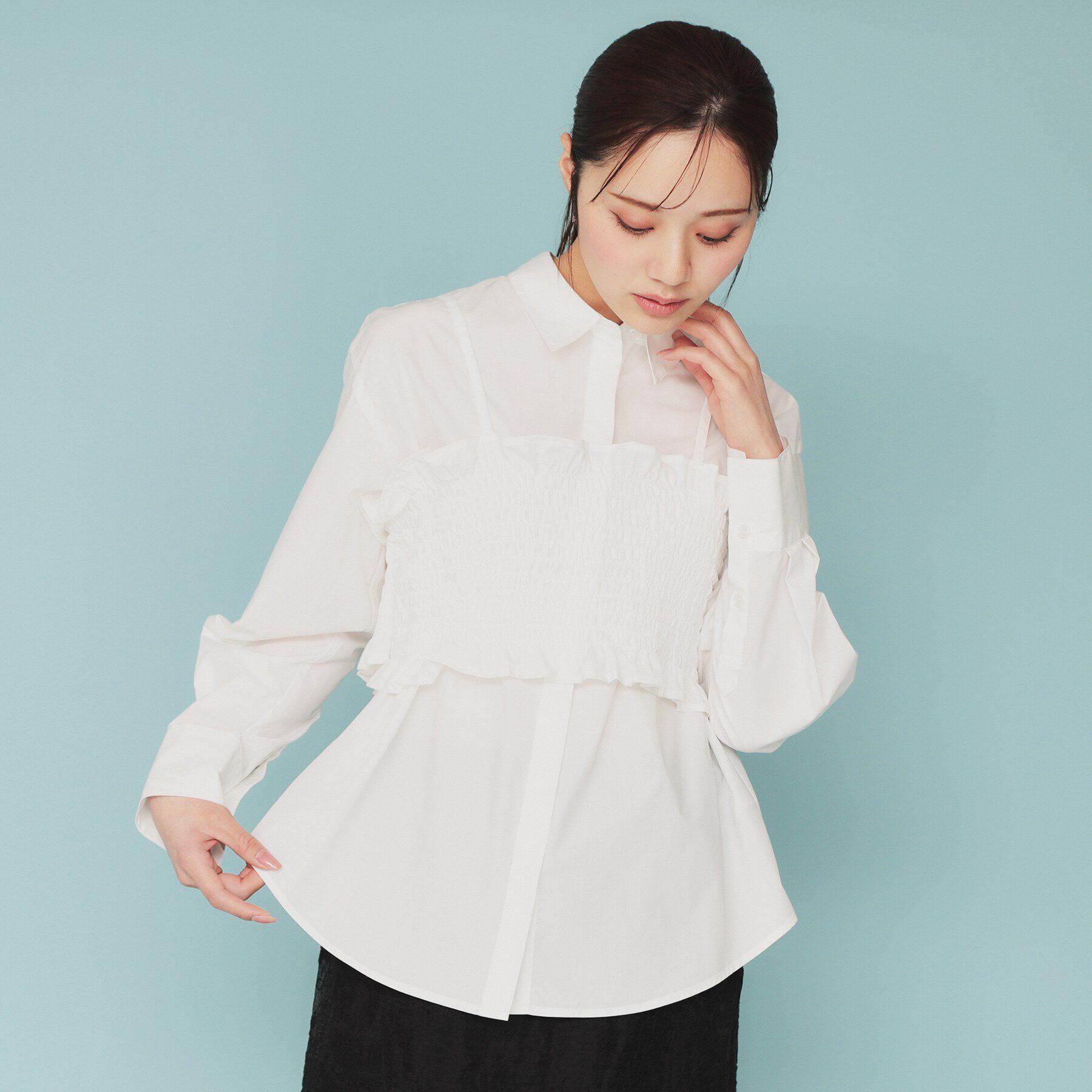 index「《andGIRL掲載》ビスチェレイヤードロングシャツ【洗濯機洗い可】」|シャツ・ブラウス|ホワイト(001)