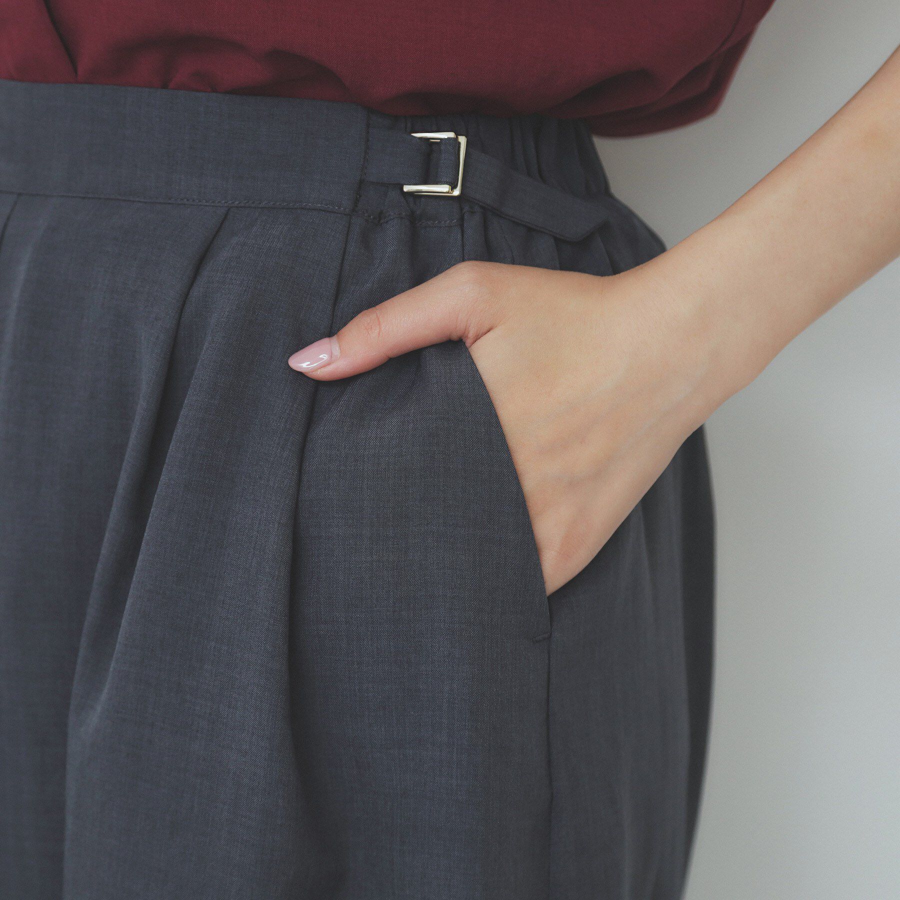 index「サイドタブデザインスカンツ【洗濯機洗い可/吸水速乾/防シワ/抗ピル/イージーアイロン】」|その他|