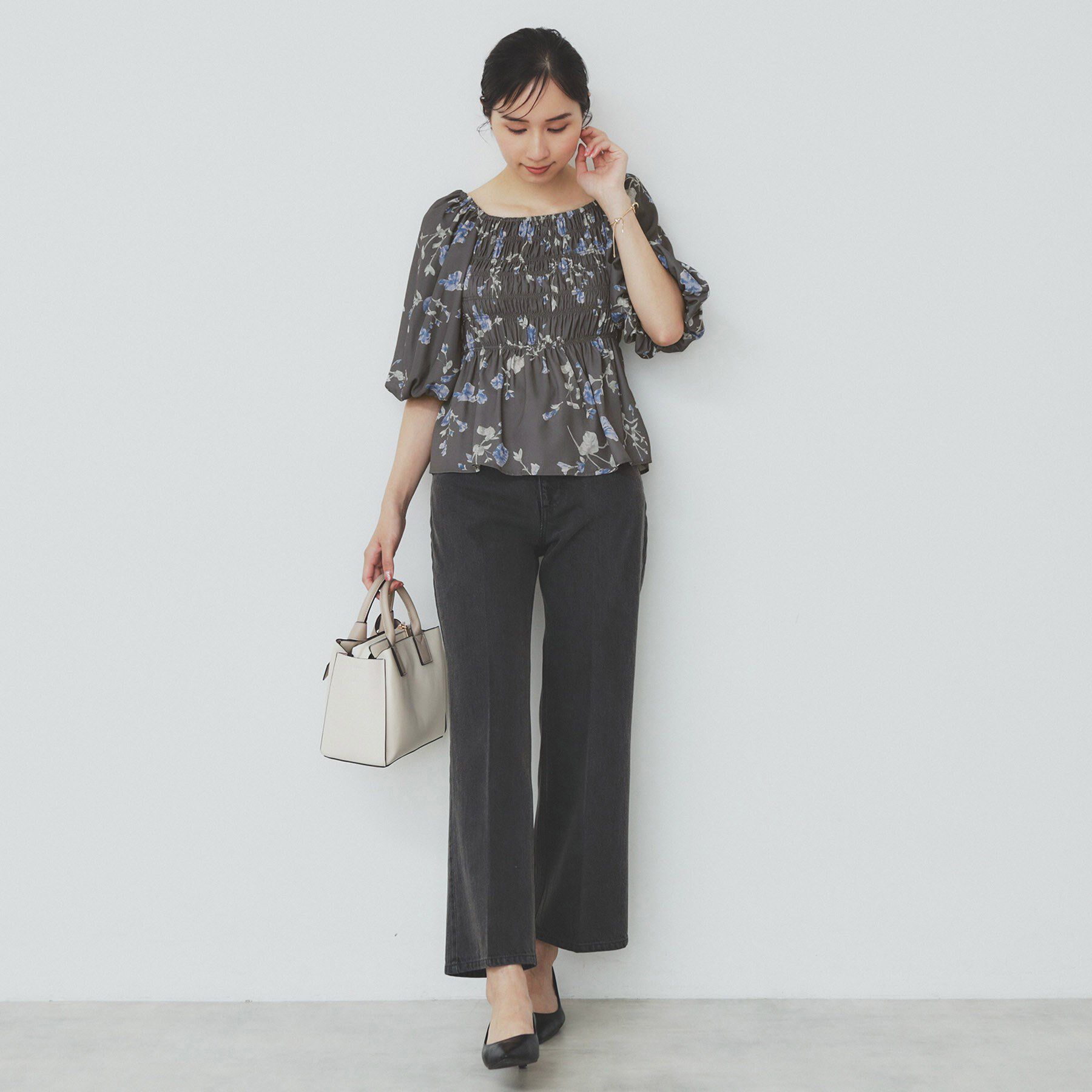 index「フラワーシャーリングペプラムブラウス【洗濯機洗い可】」|シャツ・ブラウス|