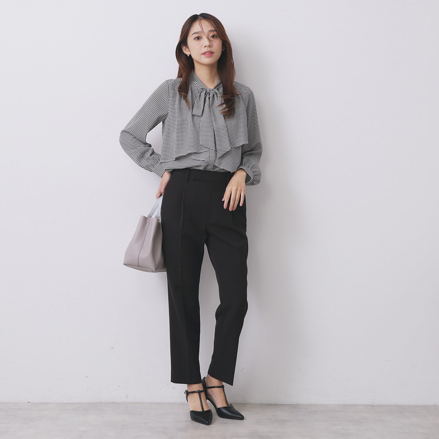 index「アシンメトリーレイヤードボウタイブラウス【洗濯機OK/イージーアイロン/防シワ】《XS～3L》」|シャツ・ブラウス|