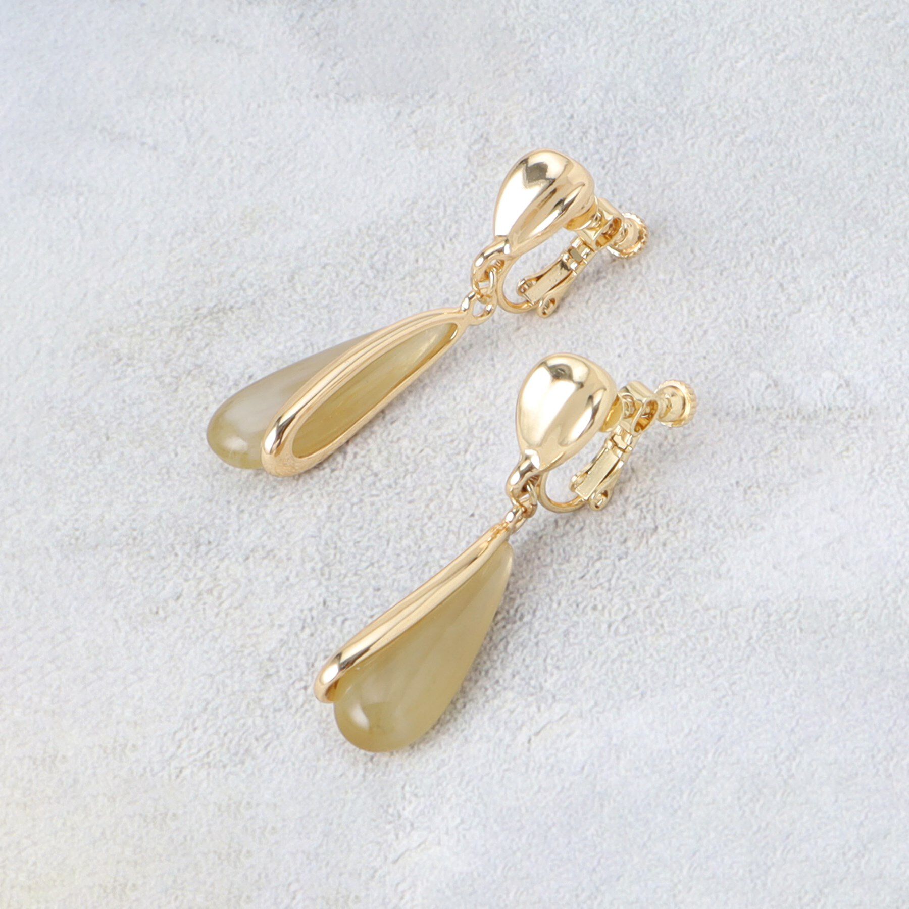 OPAQUE.CLIP「カラーしずくイヤリング」|イヤリング|ゴールド(007)