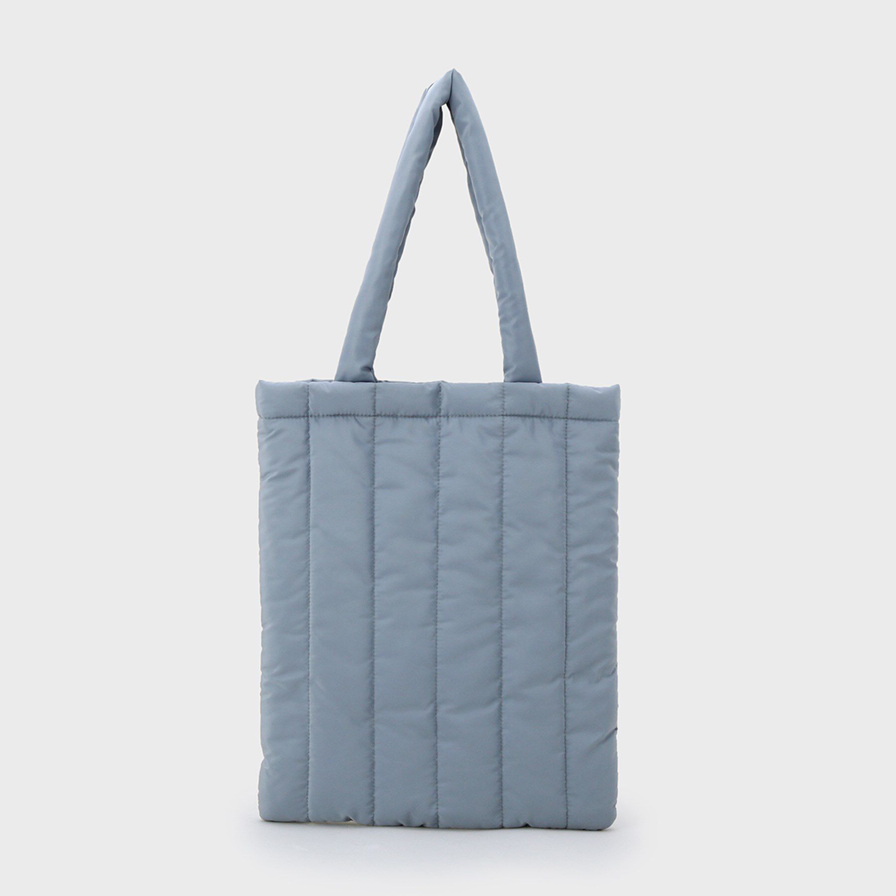 OPAQUE.CLIP「【軽量／カラビナチャーム付き／A4サイズ対応】ストライプキルトパフィートートバッグ」|トートバッグ|