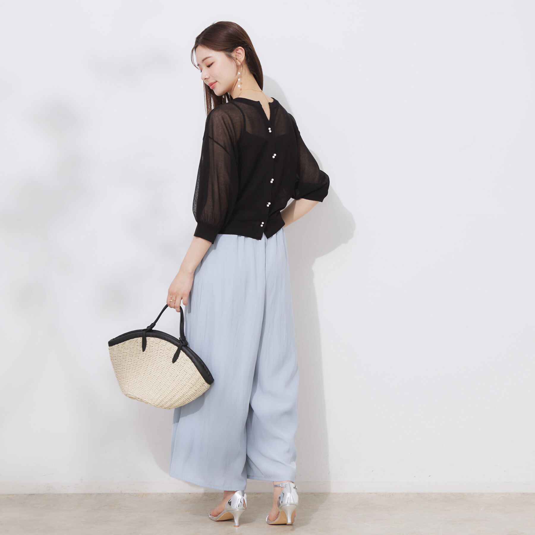 Couture broach「【前後2WAY・二の腕カバー】ダブルパール調釦5分袖シアーカーディガントップス」|カーディガン|