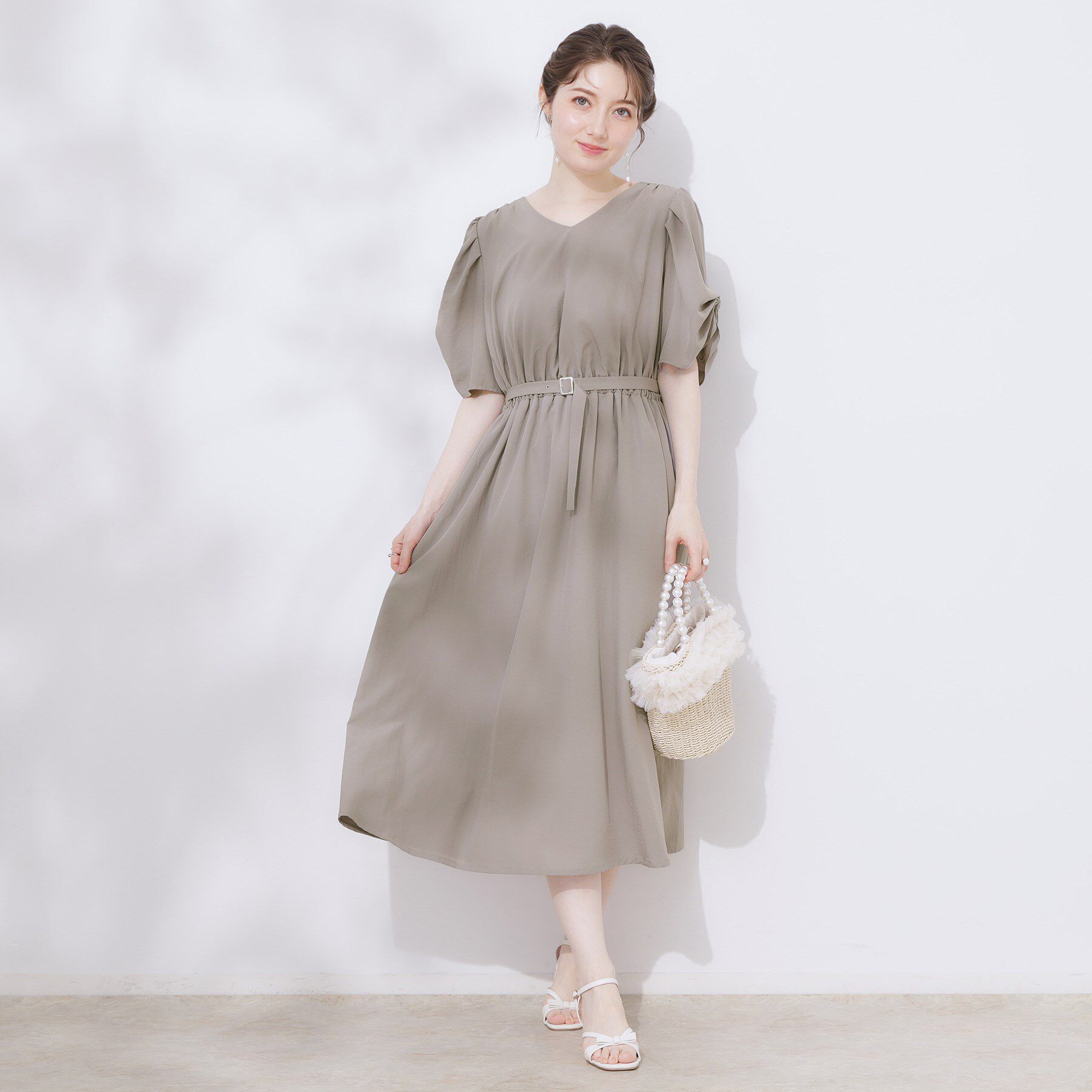 Couture broach「【マシンウォッシャブル・二の腕カバー】ウエストベルトVネックワンピース」|ワンピース|