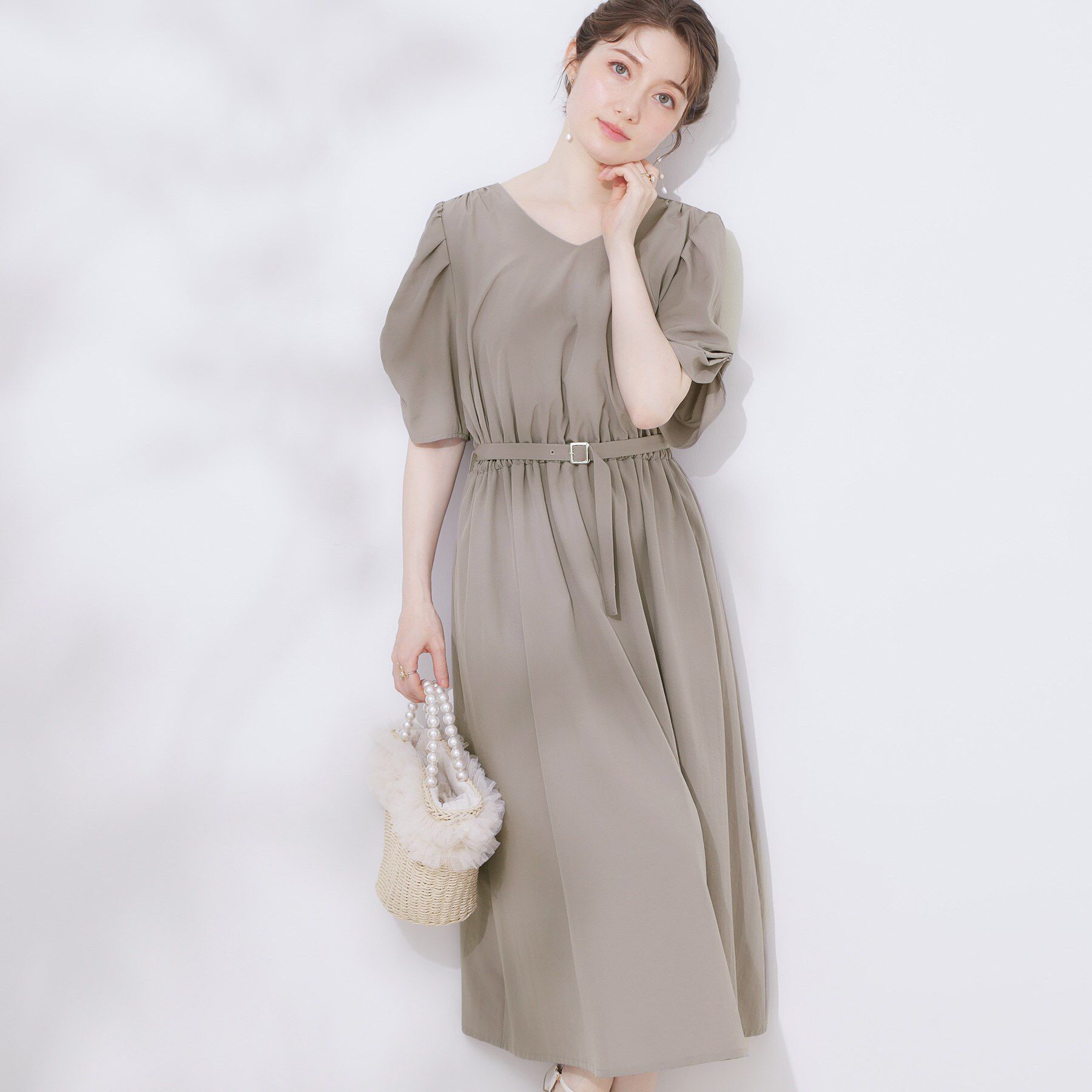 Couture broach「【マシンウォッシャブル・二の腕カバー】ウエストベルトVネックワンピース」|ワンピース|