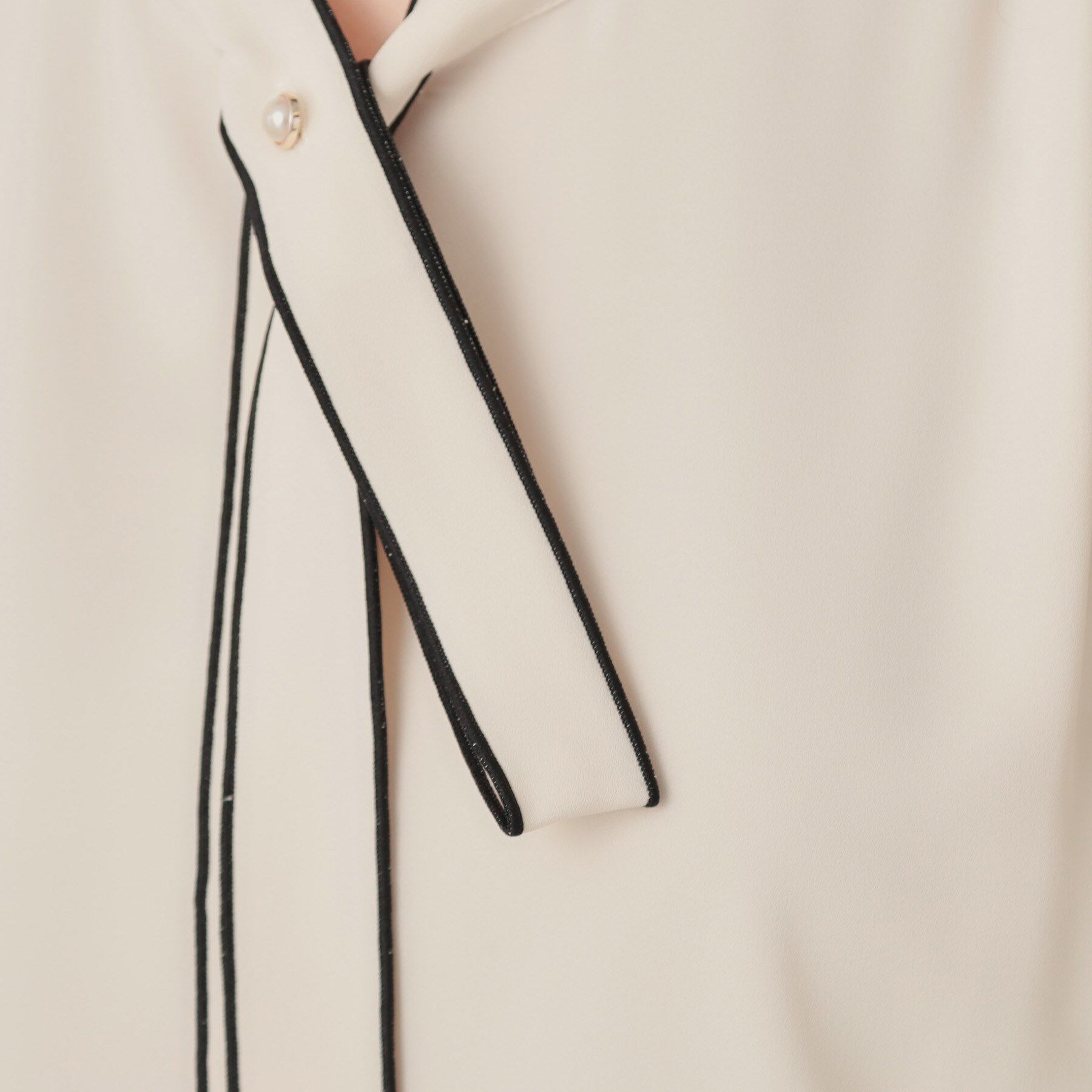 Couture broach「【大人可愛い・5分袖・通勤】デザインタイブラウス」|シャツ・ブラウス|