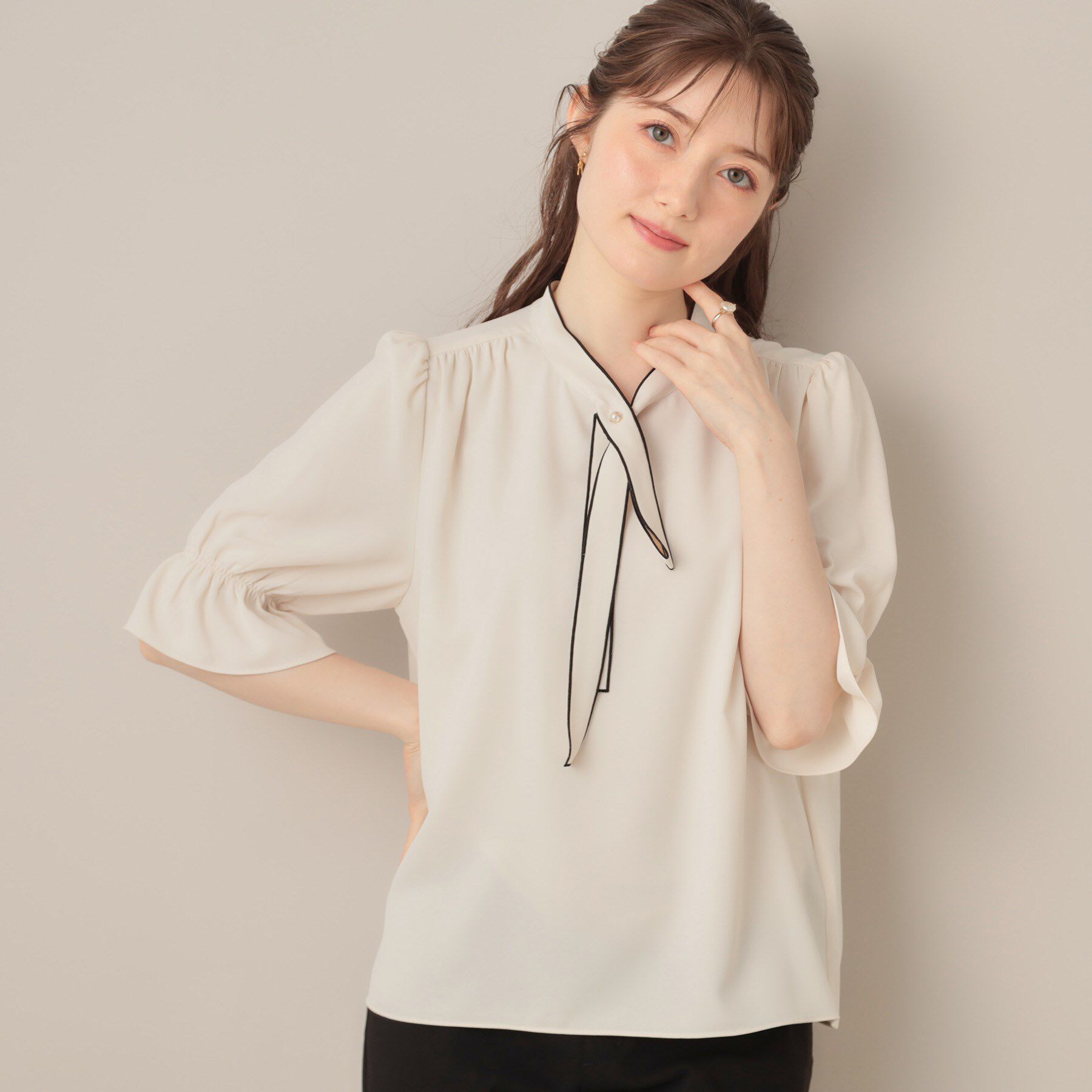 Couture broach「【大人可愛い・5分袖・通勤】デザインタイブラウス」|シャツ・ブラウス|