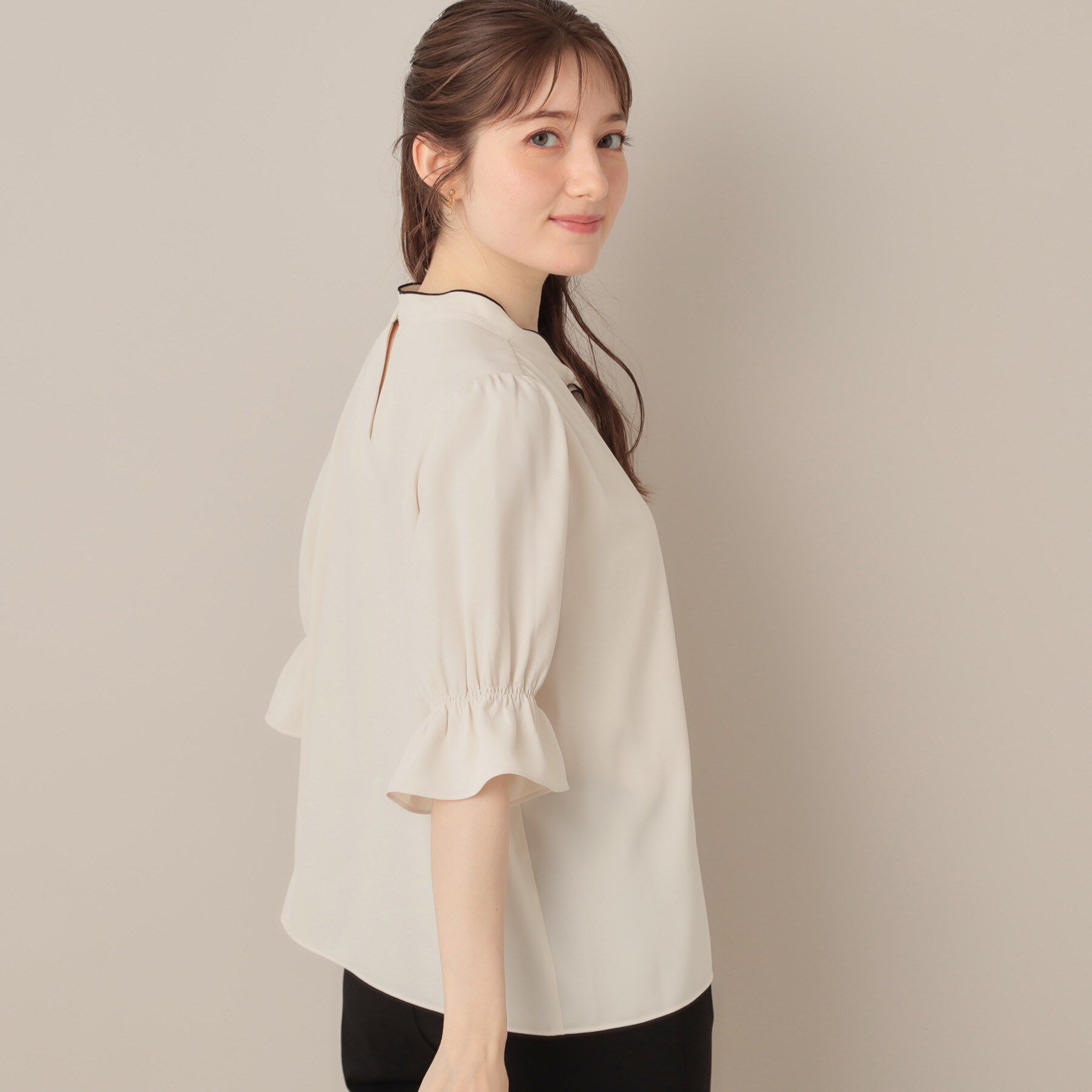 Couture broach「【大人可愛い・5分袖・通勤】デザインタイブラウス」|シャツ・ブラウス|