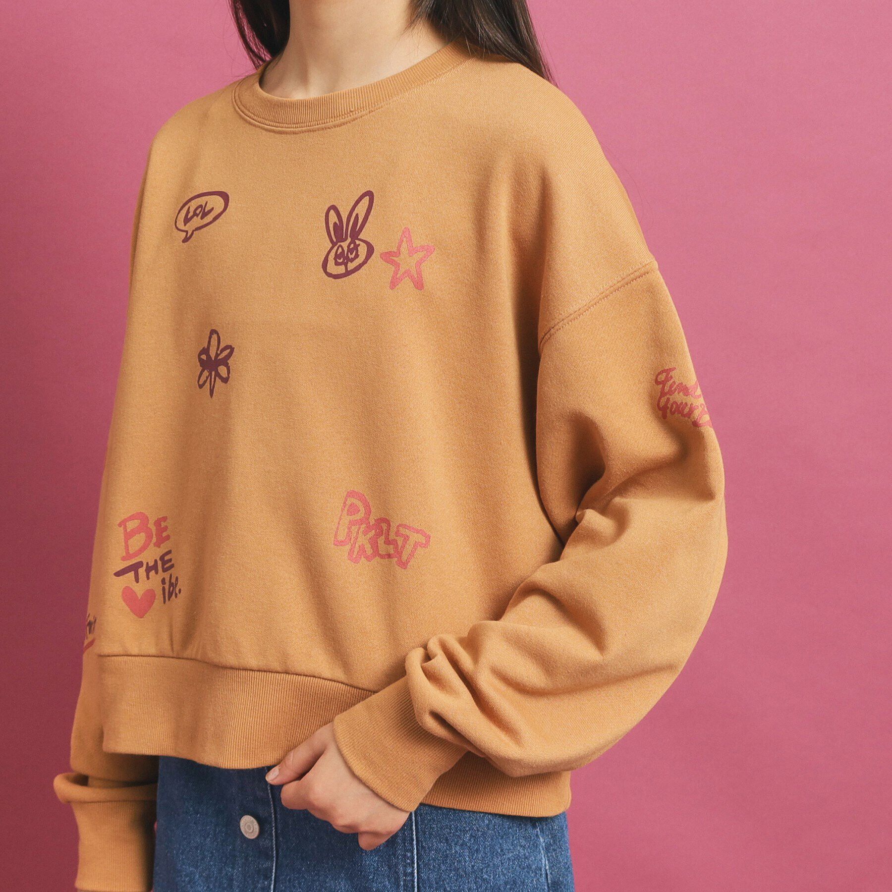 PINK-latte「落書き風プリント短丈プルオーバー」|Tシャツ・カットソー|