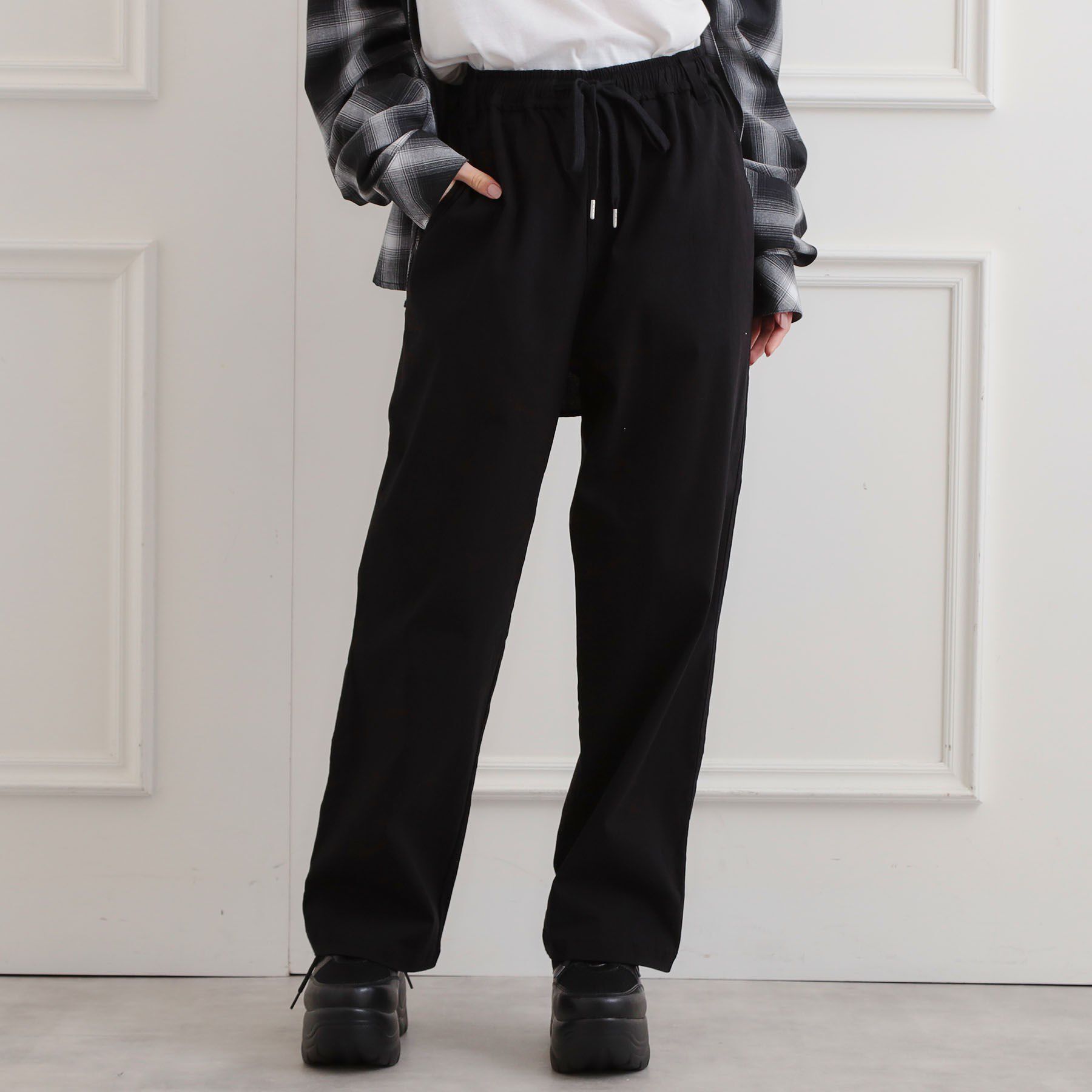 PINK-latte「ワンポイント刺繍イージーロングパンツ」|その他|ブラック(019)