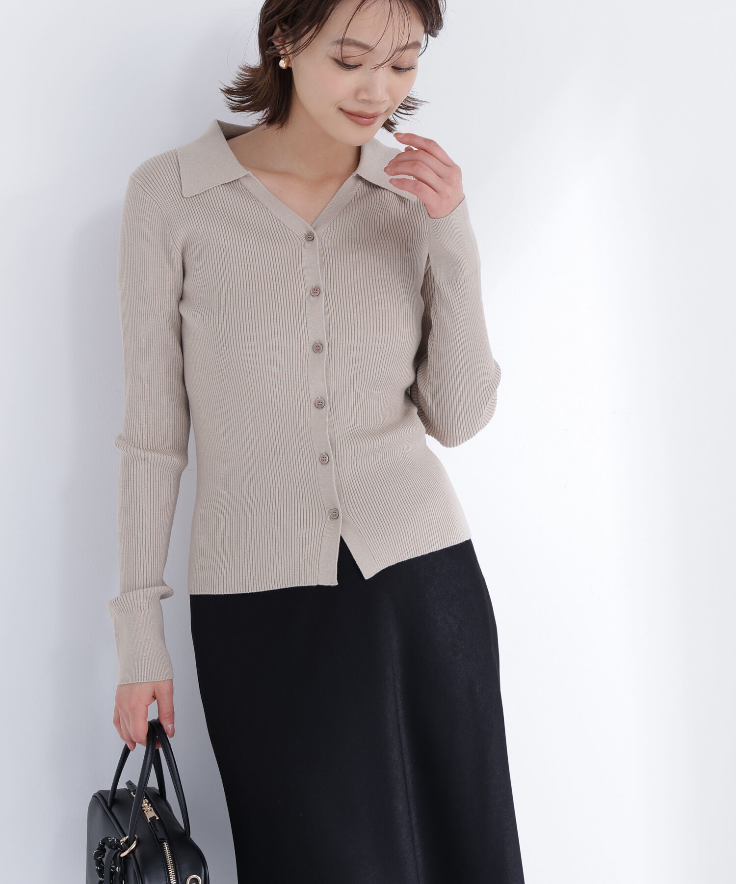 「襟付Vネックリブニット」|ニット・セーター|ベージュ