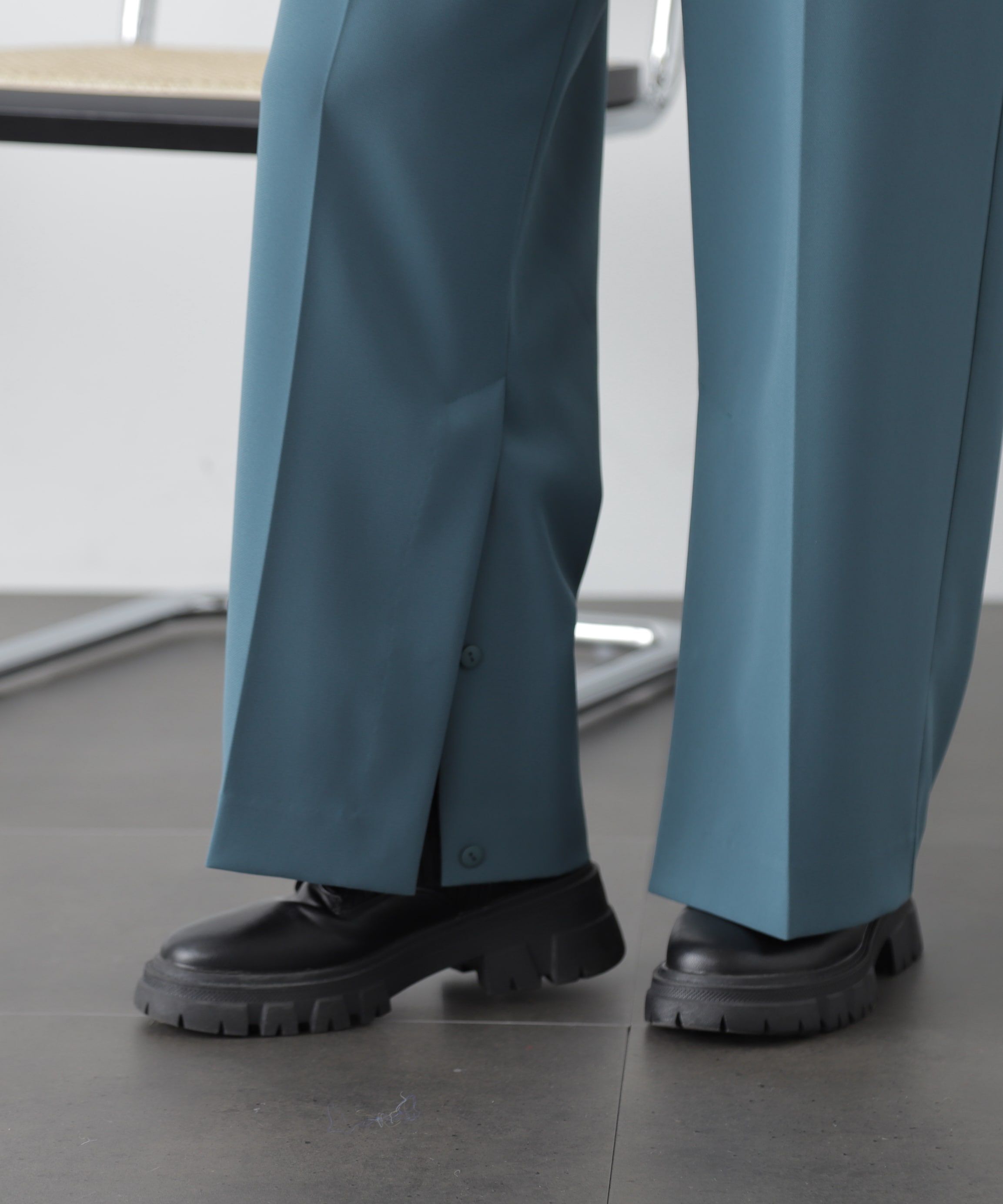  「内スリットストレートワイドパンツ」|その他|