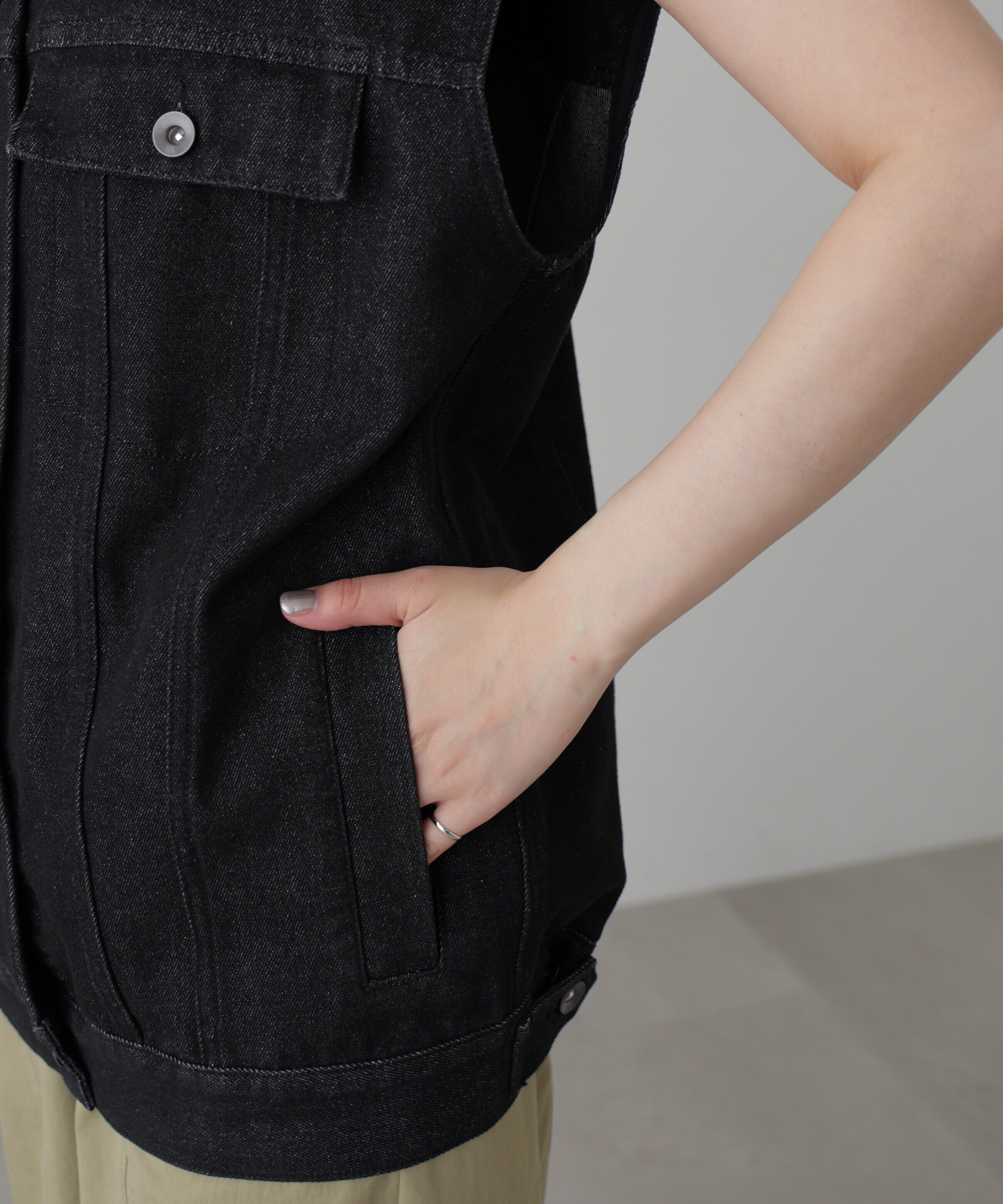  「ミドル丈デニムベスト」|ブルゾン・スタジャン|